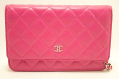 CHANEL Brieftasche auf Kette WOC Hot Pink Umhängetasche Crossbody Clutch