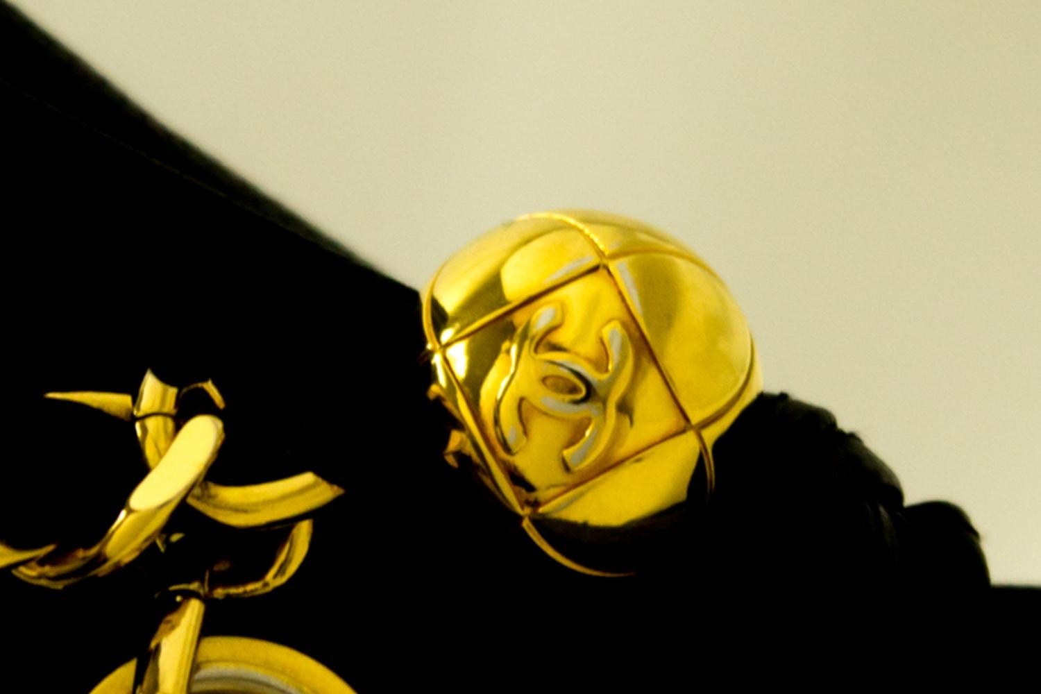 CHANEL Caviar Large Chain Shoulder Bag Black Leather Gold Zipper 8