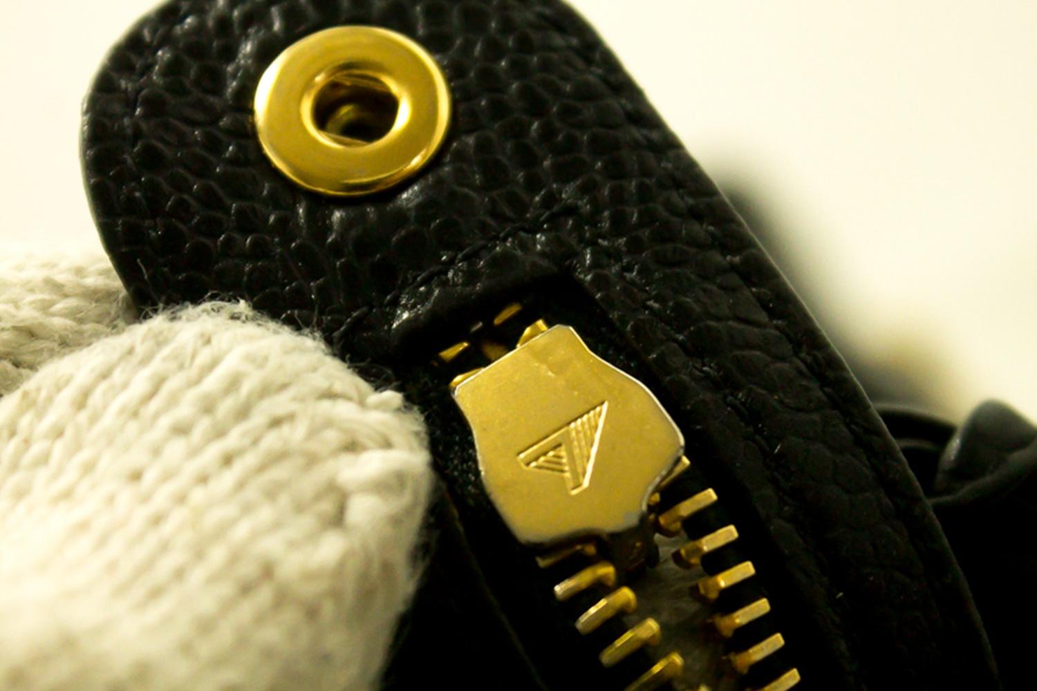 CHANEL Caviar Large Chain Shoulder Bag Black Leather Gold Zipper 11