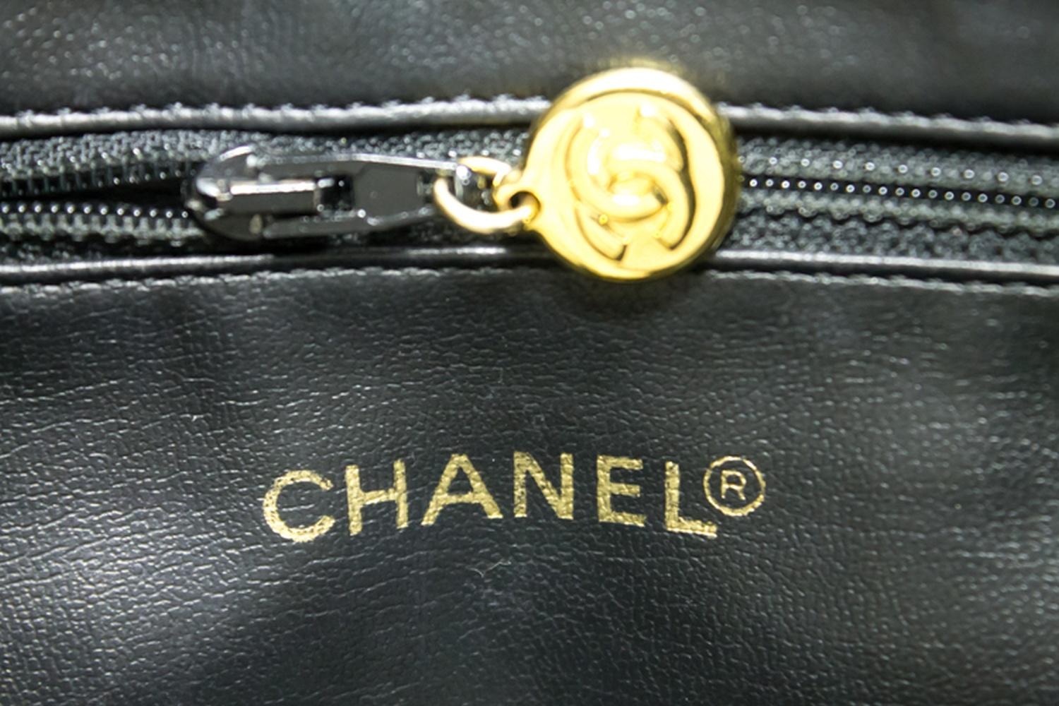 CHANEL Caviar Large Chain Shoulder Bag Black Leather Gold Zipper 14