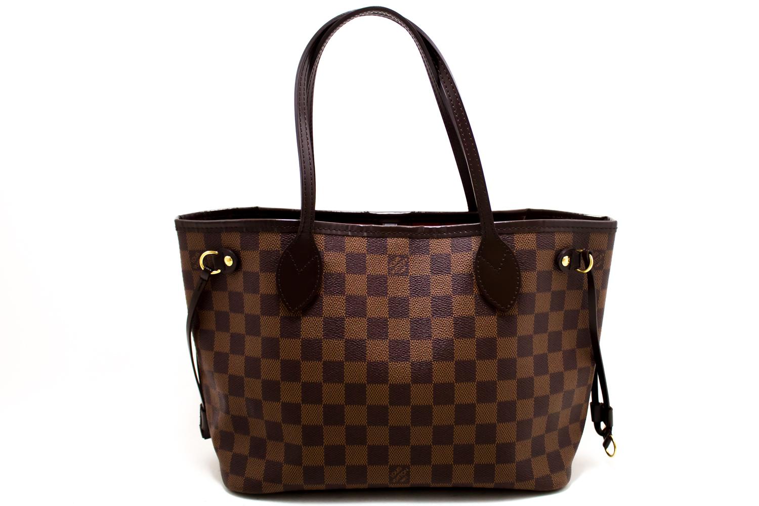 An authentic Louis Vuitton Damier Ebene Neverfull PM Shoulder Bag Canvas Tote. The color is Brown. The outside material is Canvas. The pattern is Damier.
Conditions & Ratings
Outside material: Canvas / Leather
Main color: Brown
Closure: