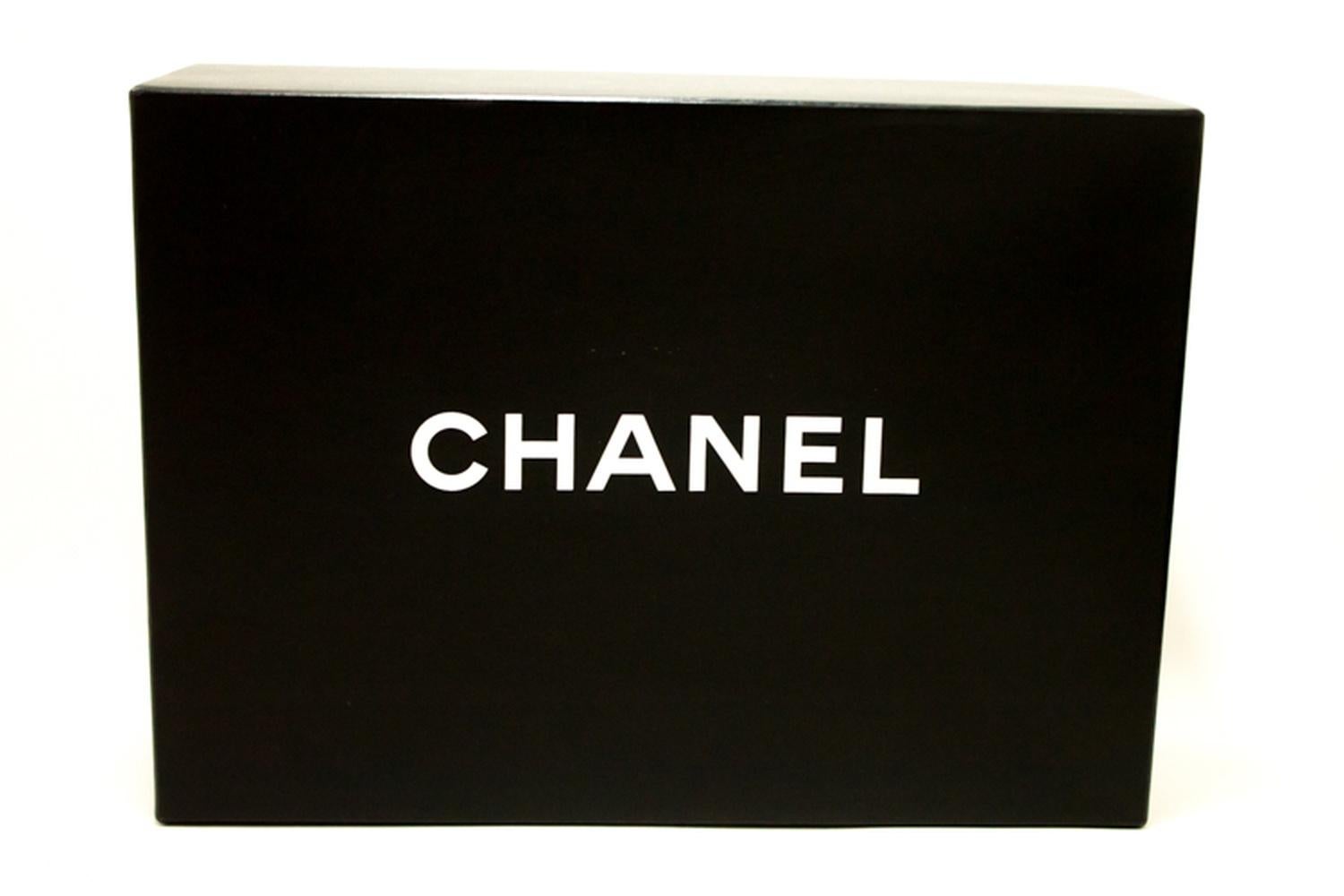 Chanel Chain Black Quilted Flap Lambskin Shoulder Bag Clutch 10