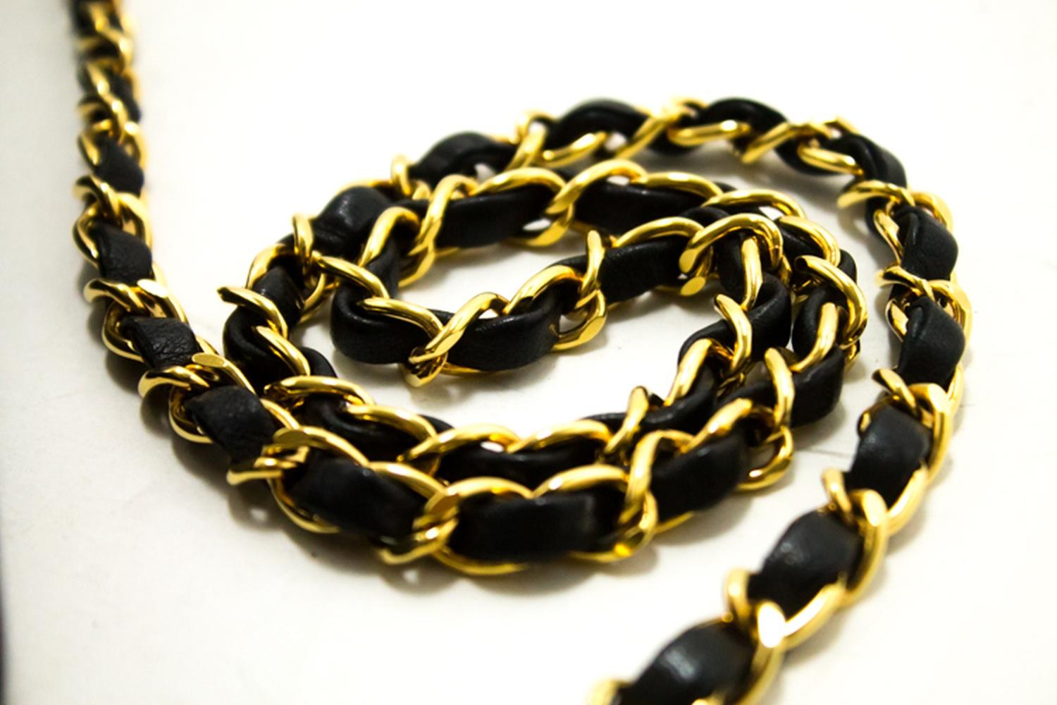 Chanel Chain Black Quilted Flap Lambskin Shoulder Bag Clutch 11