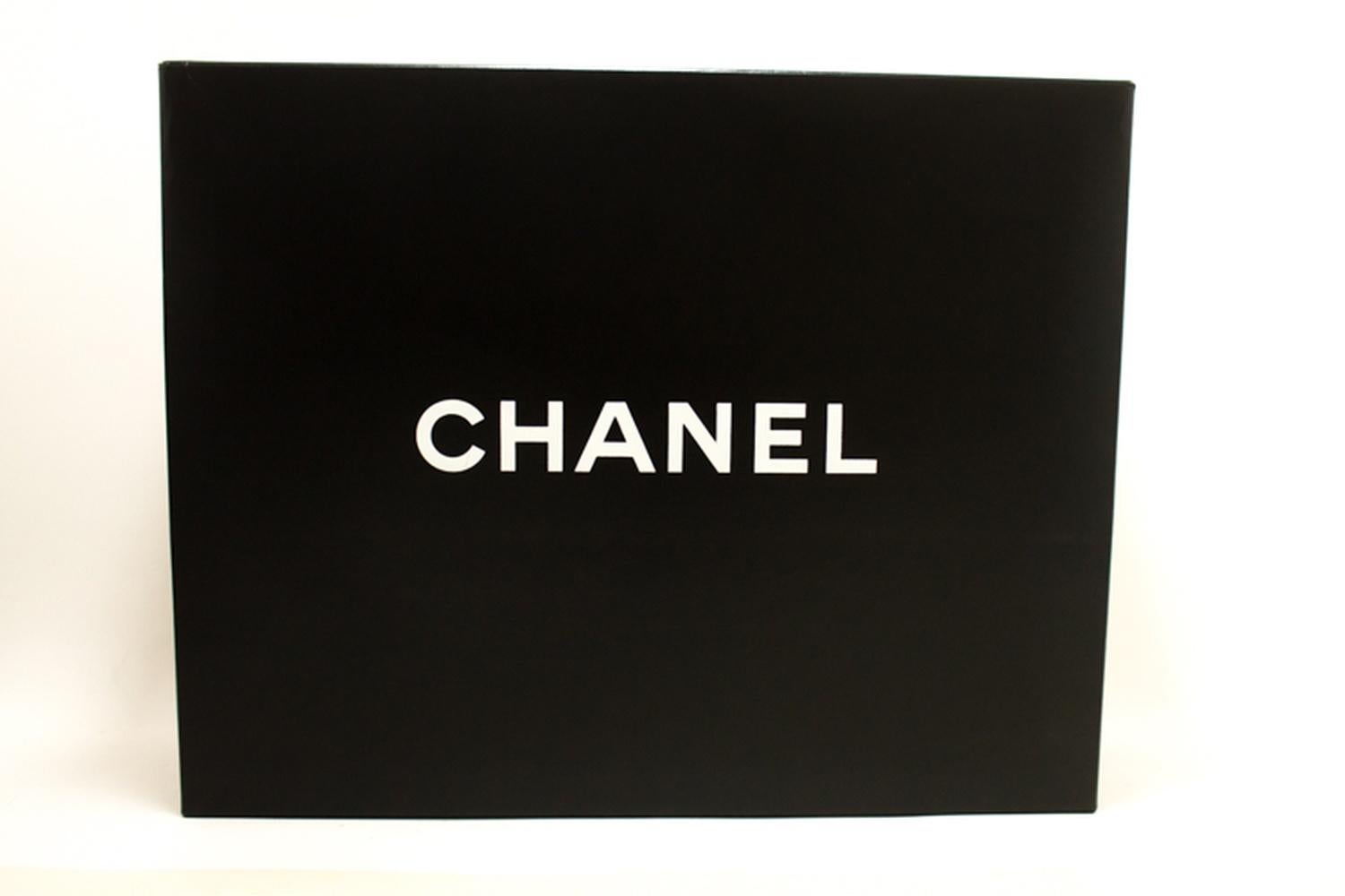 Chanel Caviar Large Chain Shoulder Bag Leather Black Gold Hardware 8