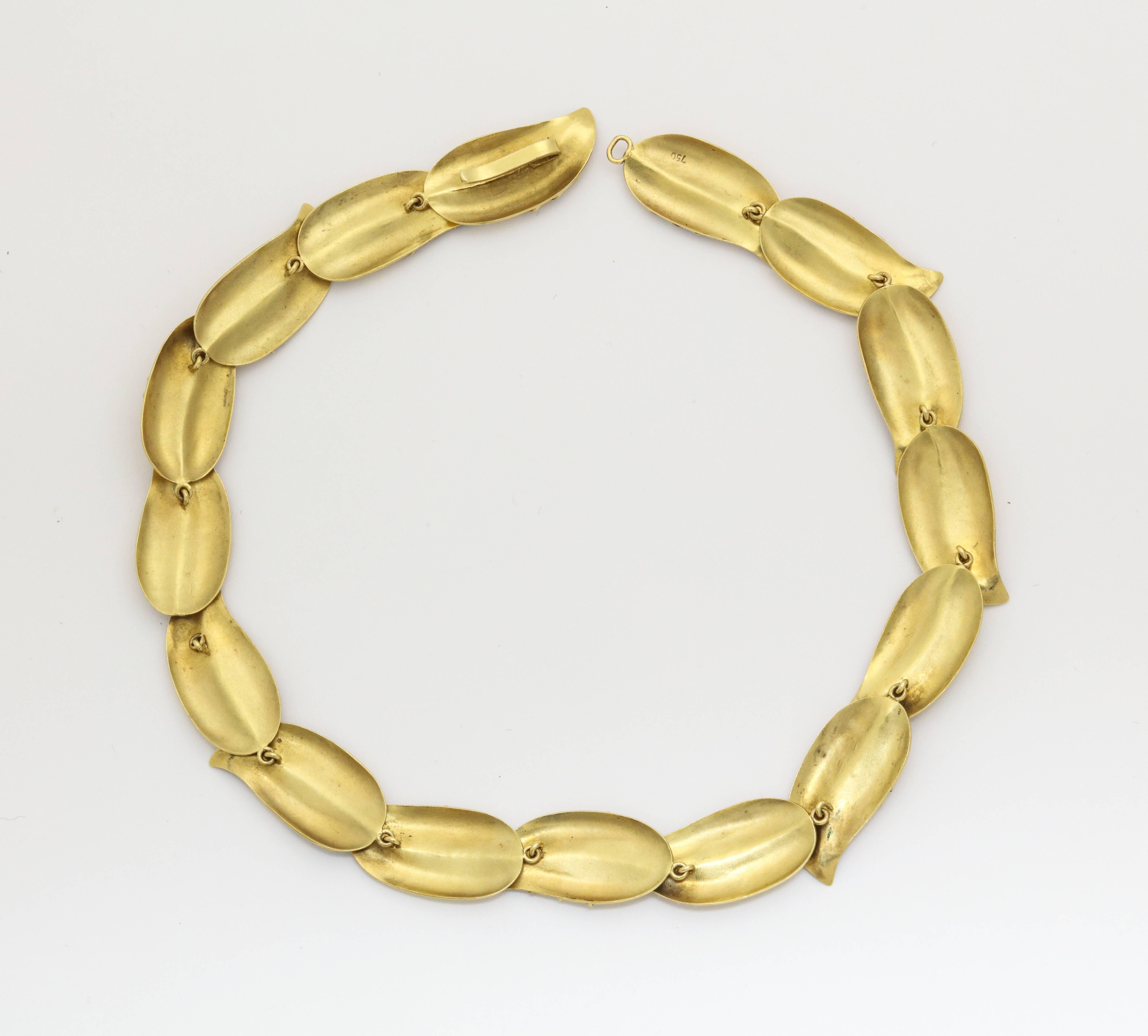 artisan made gold leaf form choker In Excellent Condition For Sale In New York, NY