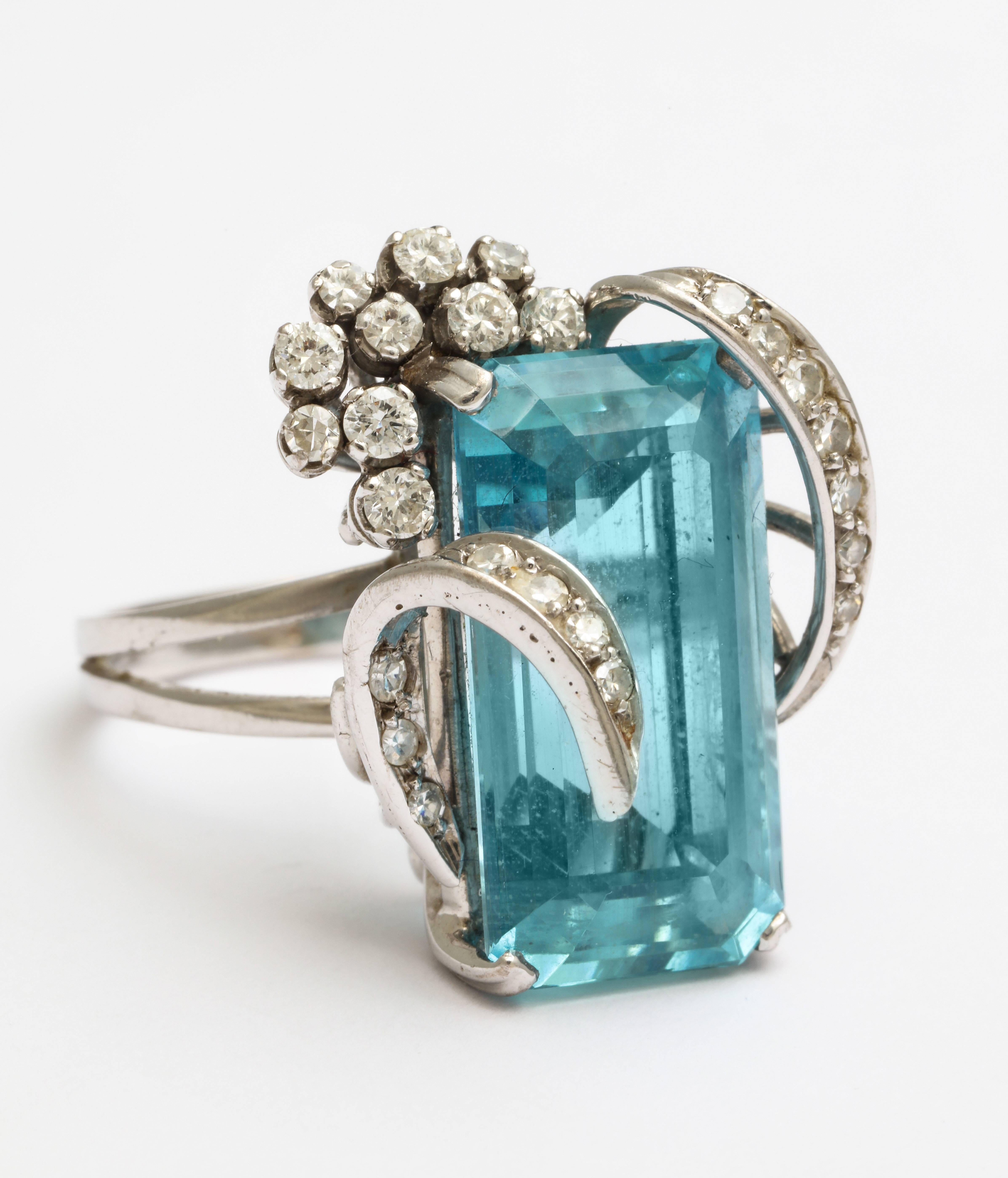 H. Stern Emerald Cut Aquamarine with Diamonds on a Platinum Ring In Excellent Condition In New York, NY