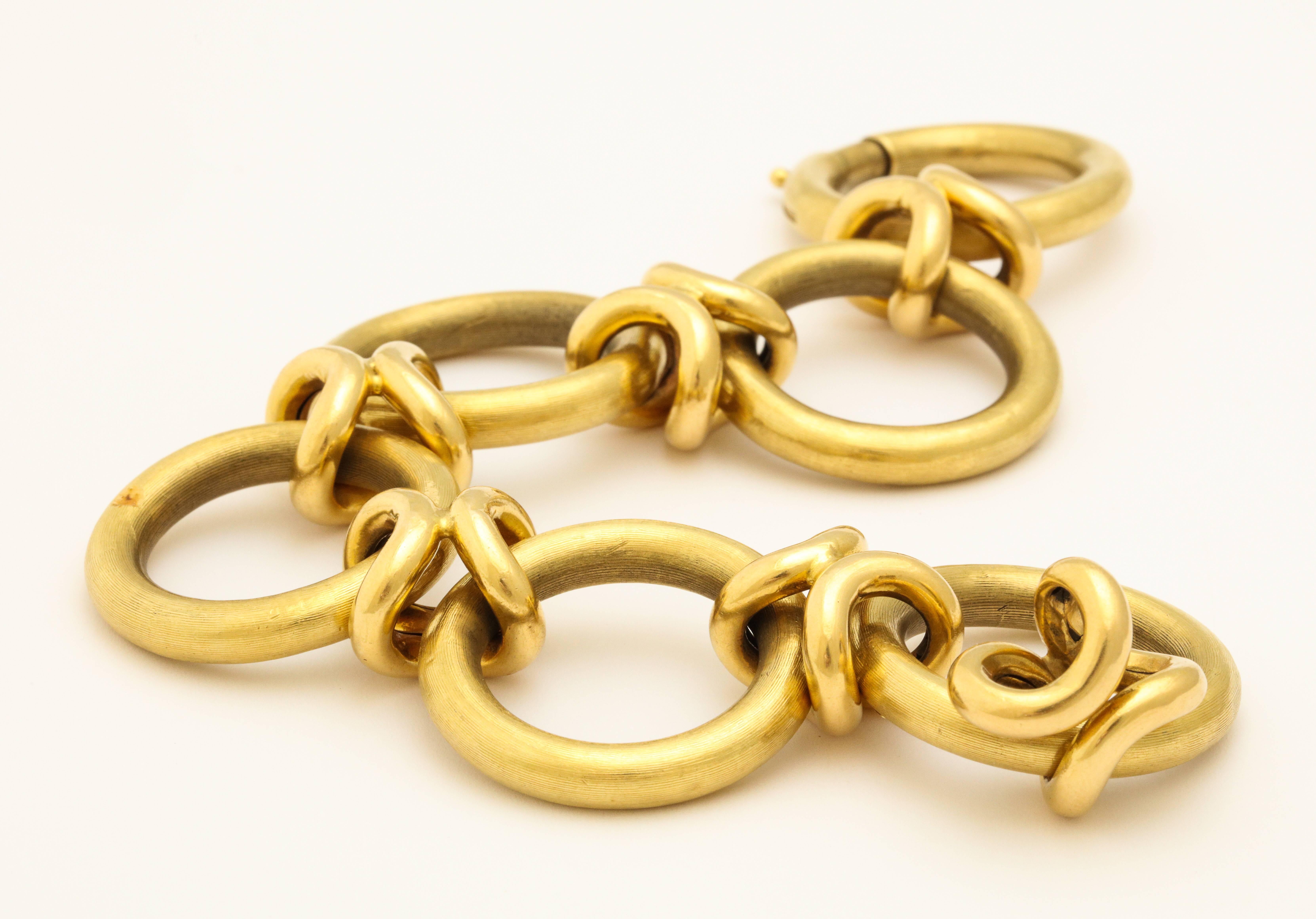 Retro 18 kt Open Link Bracelet  In Good Condition For Sale In New York, NY