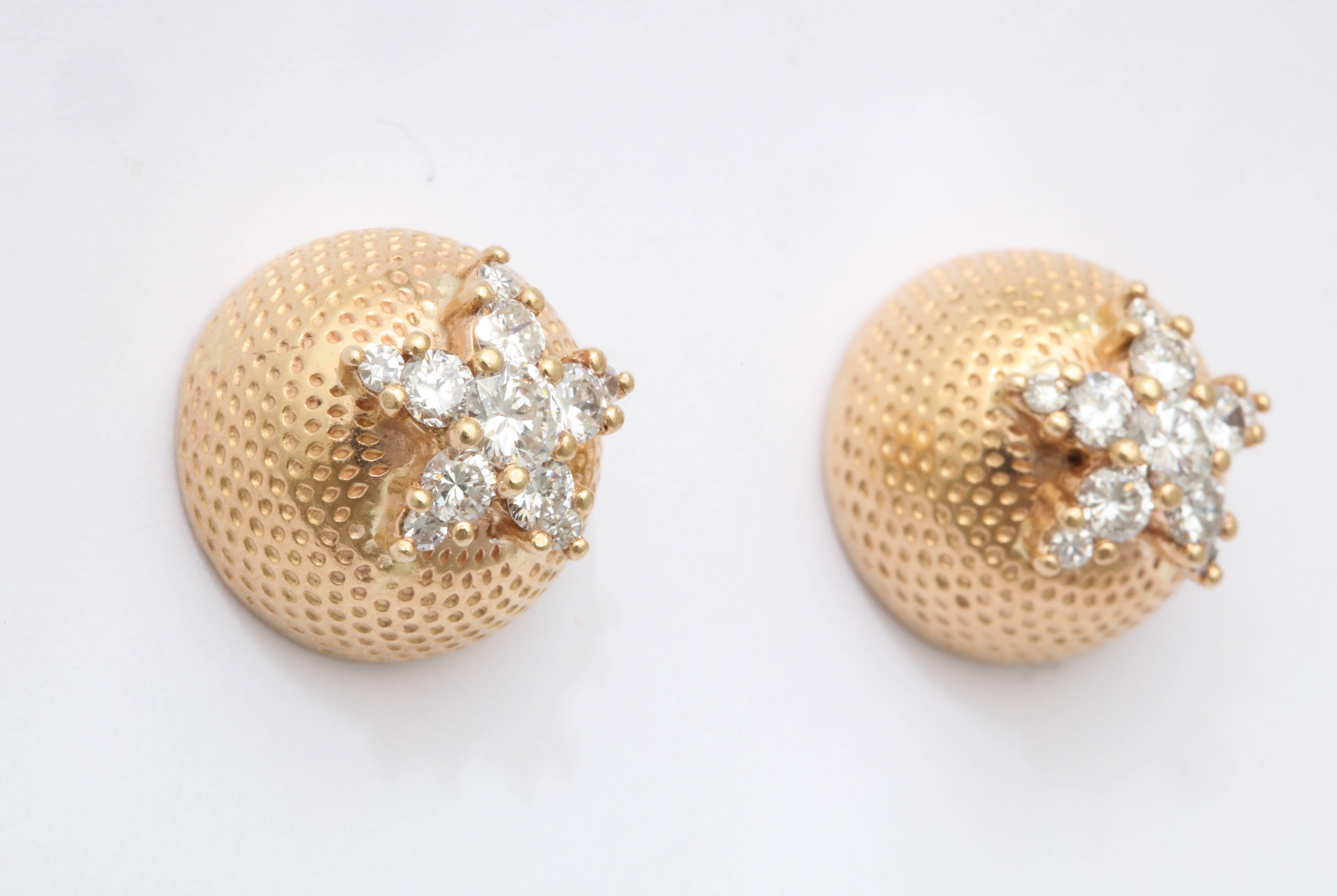 Floral Diamond and 18 kt Stud Earrings In Good Condition In New York, NY