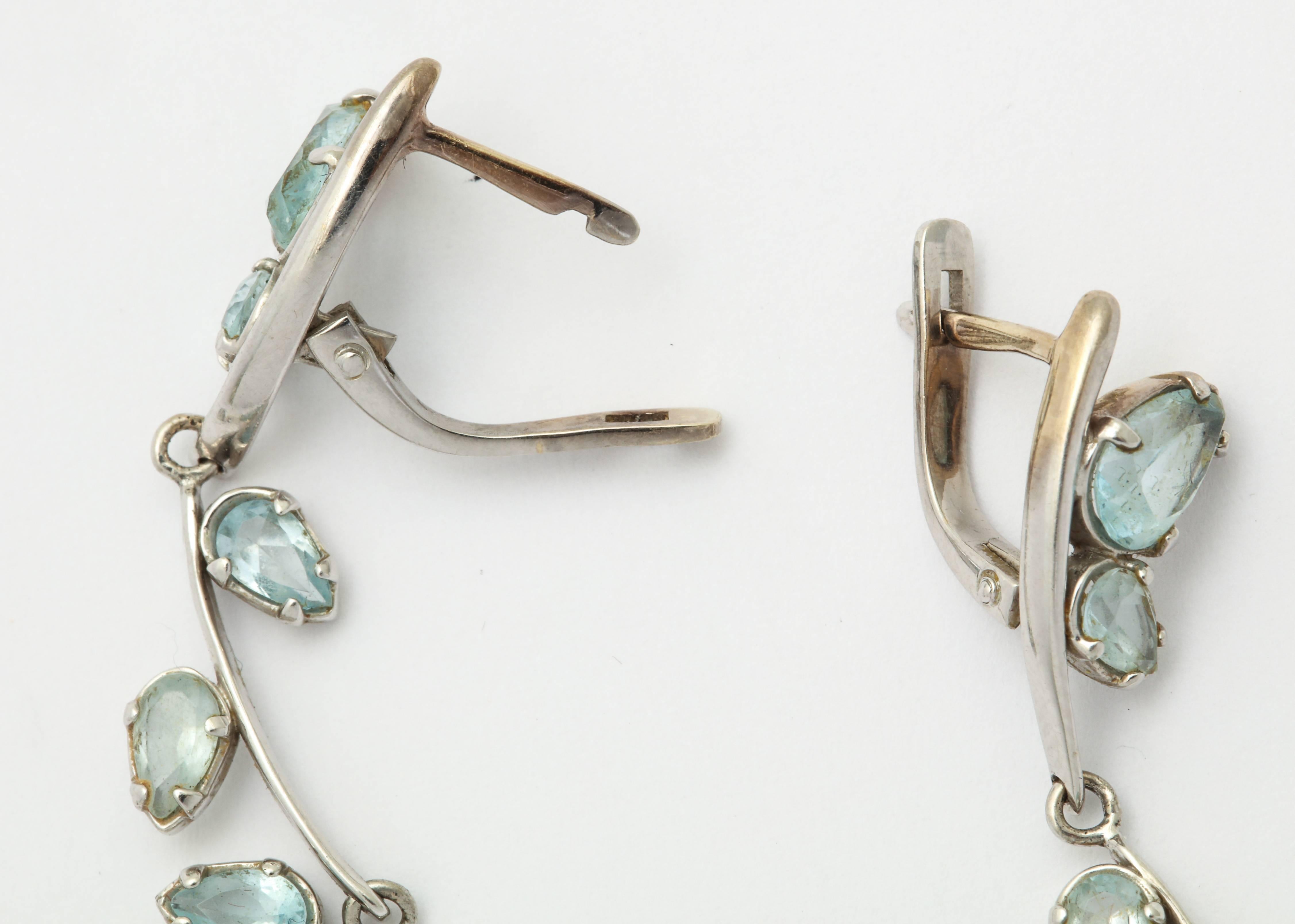 Aquamarine and White Gold Drop Earrings. In Excellent Condition In New York, NY