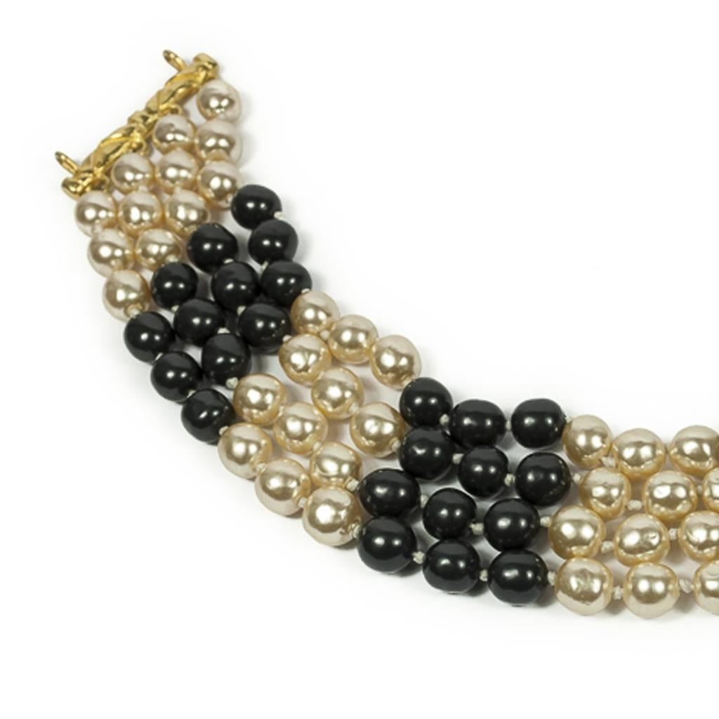 Women's Karl Lagerfeld Black and Cream Faux Pearls Twisted Choker, 1980s  For Sale