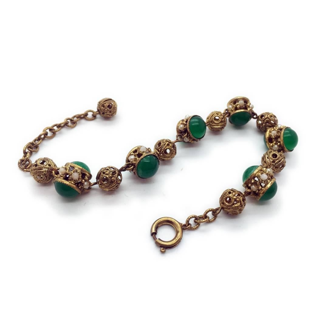 Glass Beads  and Seed Pearl Bracelet, 1930s  In Good Condition For Sale In London, GB