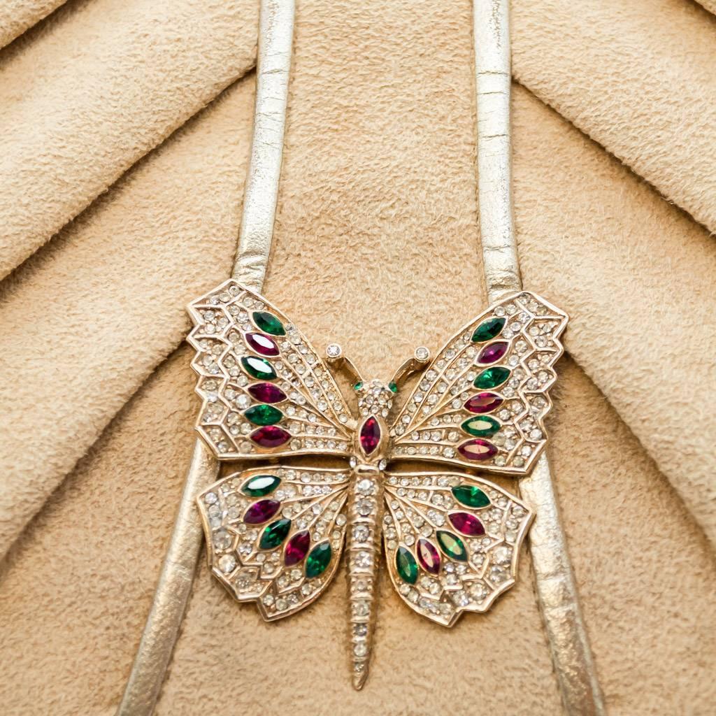 Martin Van Schaak Light Camel Suede Butterfly Clasp and Jewelled Bag, 1960s  In Good Condition For Sale In London, GB