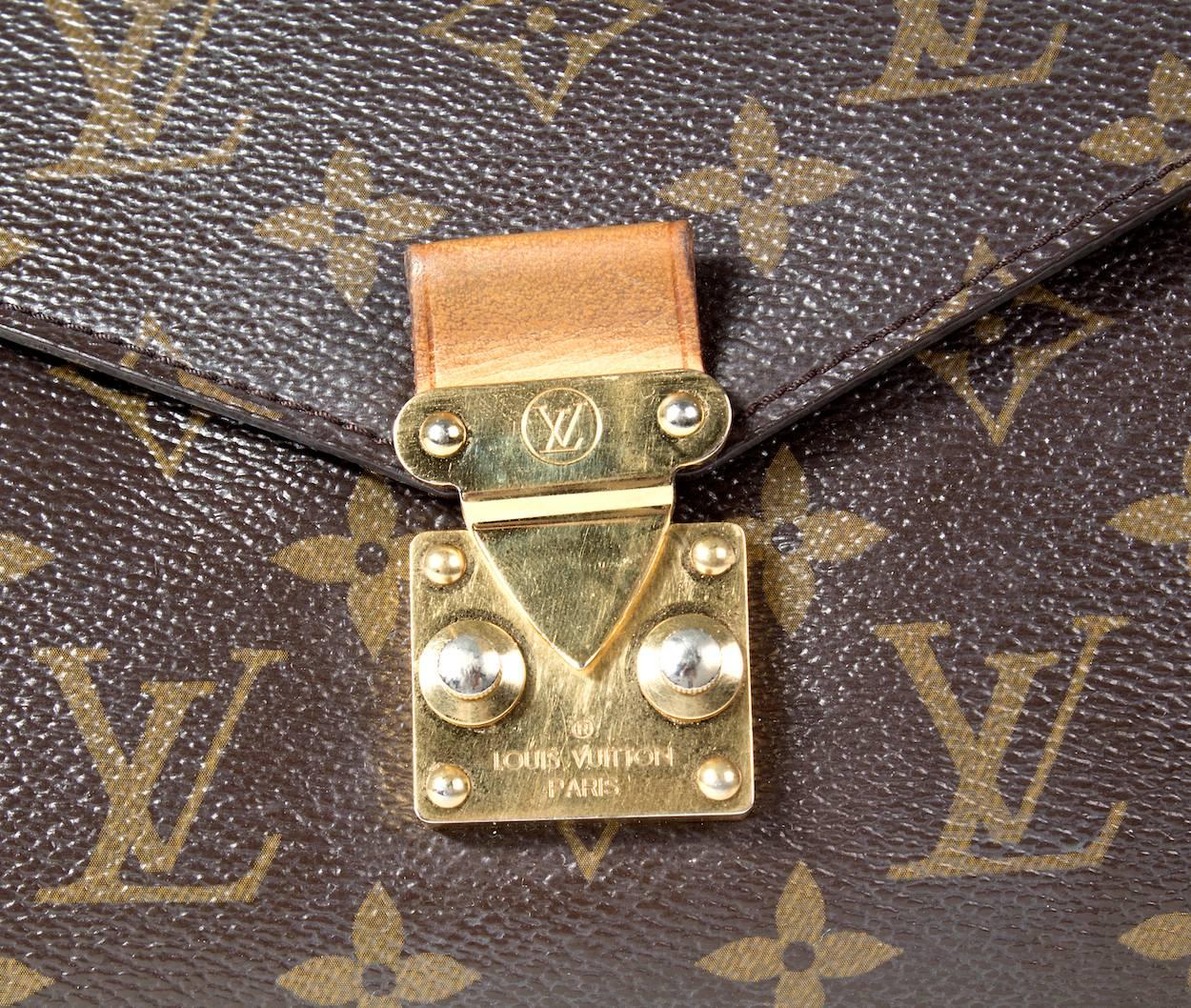 Louis Vuitton Leather Monogram Metis Hobo Bag In Excellent Condition In Los Angeles, CA
