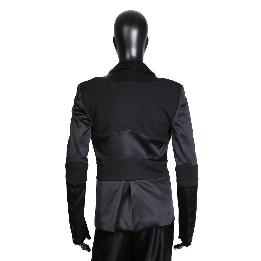 Men's jacket by Gareth Pugh
Wool, jersey cotton, and silk sateen
Paneled band going across waist
Condition: Excellent

Size/Measurements:
Size large 
20.5