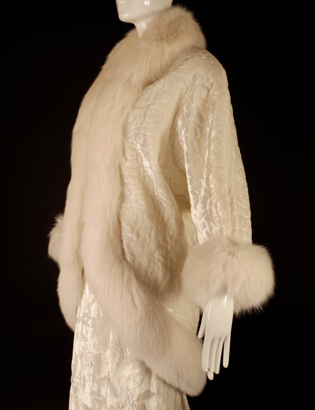 Women's c.2000 Michael Casey Velvet & Fox Fur Cocoon Coat For Sale