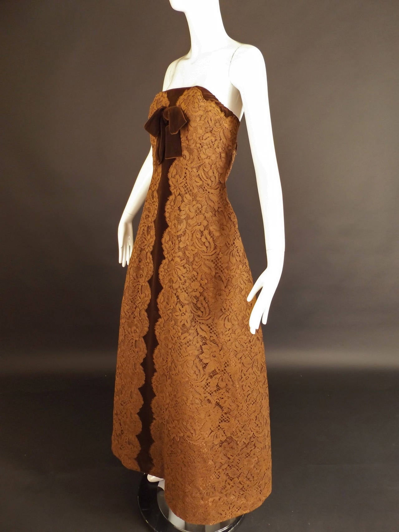 1960s Pierre Balmain Brown Lace Evening Gown In Excellent Condition For Sale In Dallas, TX