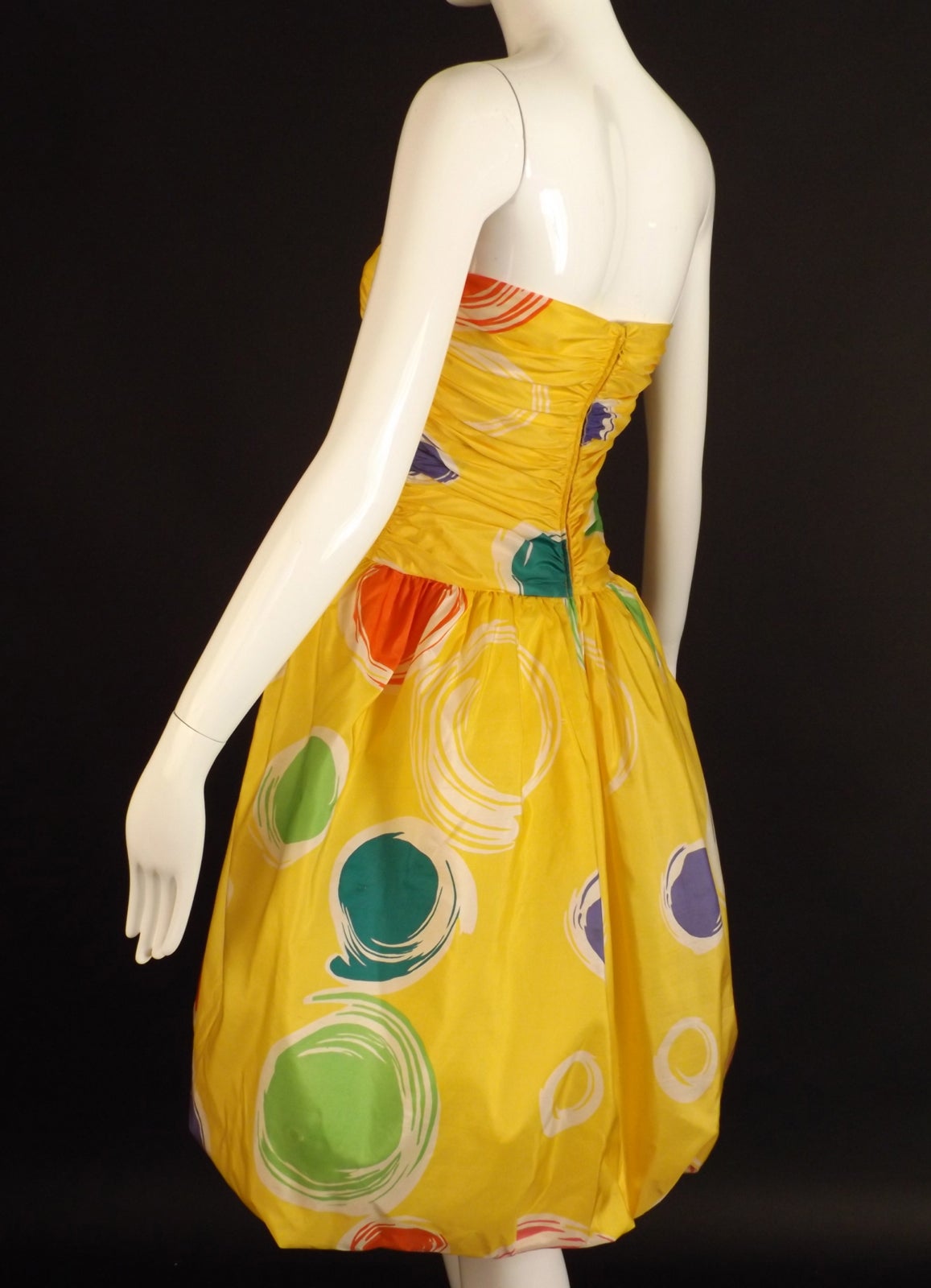 1980s Silk Polka Dot Bubble Oscar de la Renta Dress In Excellent Condition In Dallas, TX