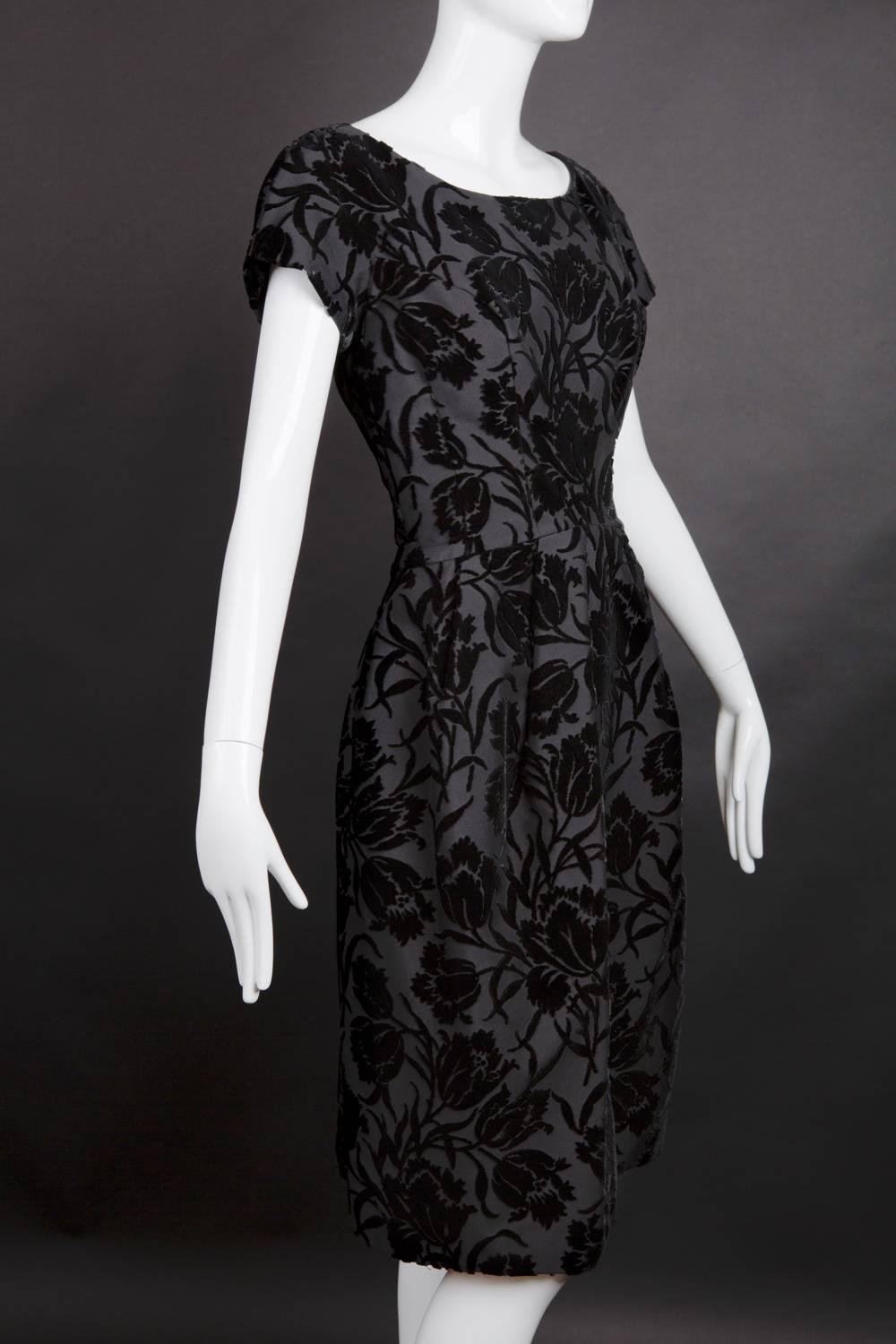 1950s Silk Velvet & Twill Brocade Hattie Carnegie Dress In Excellent Condition For Sale In Dallas, TX