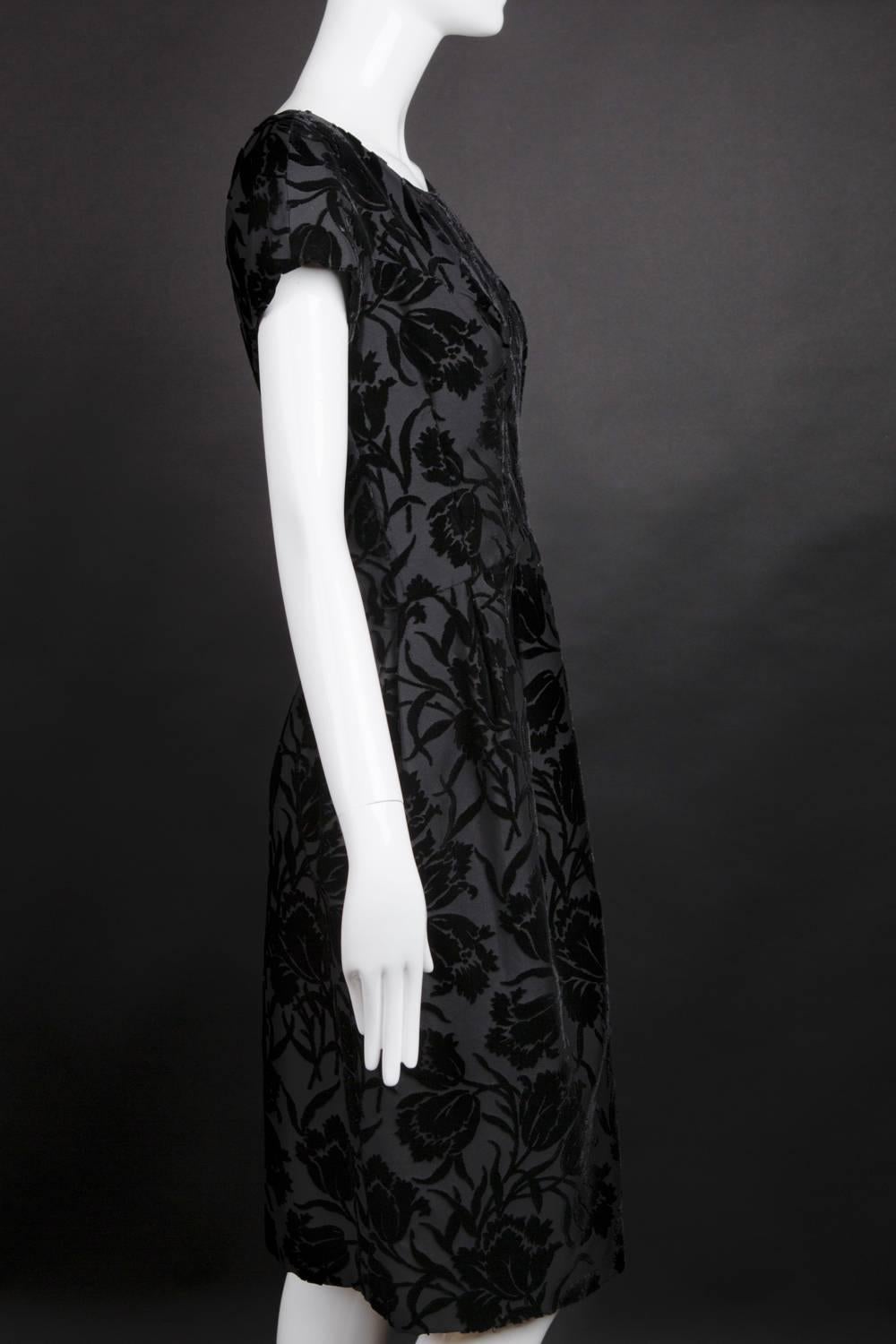 Women's 1950s Silk Velvet & Twill Brocade Hattie Carnegie Dress For Sale