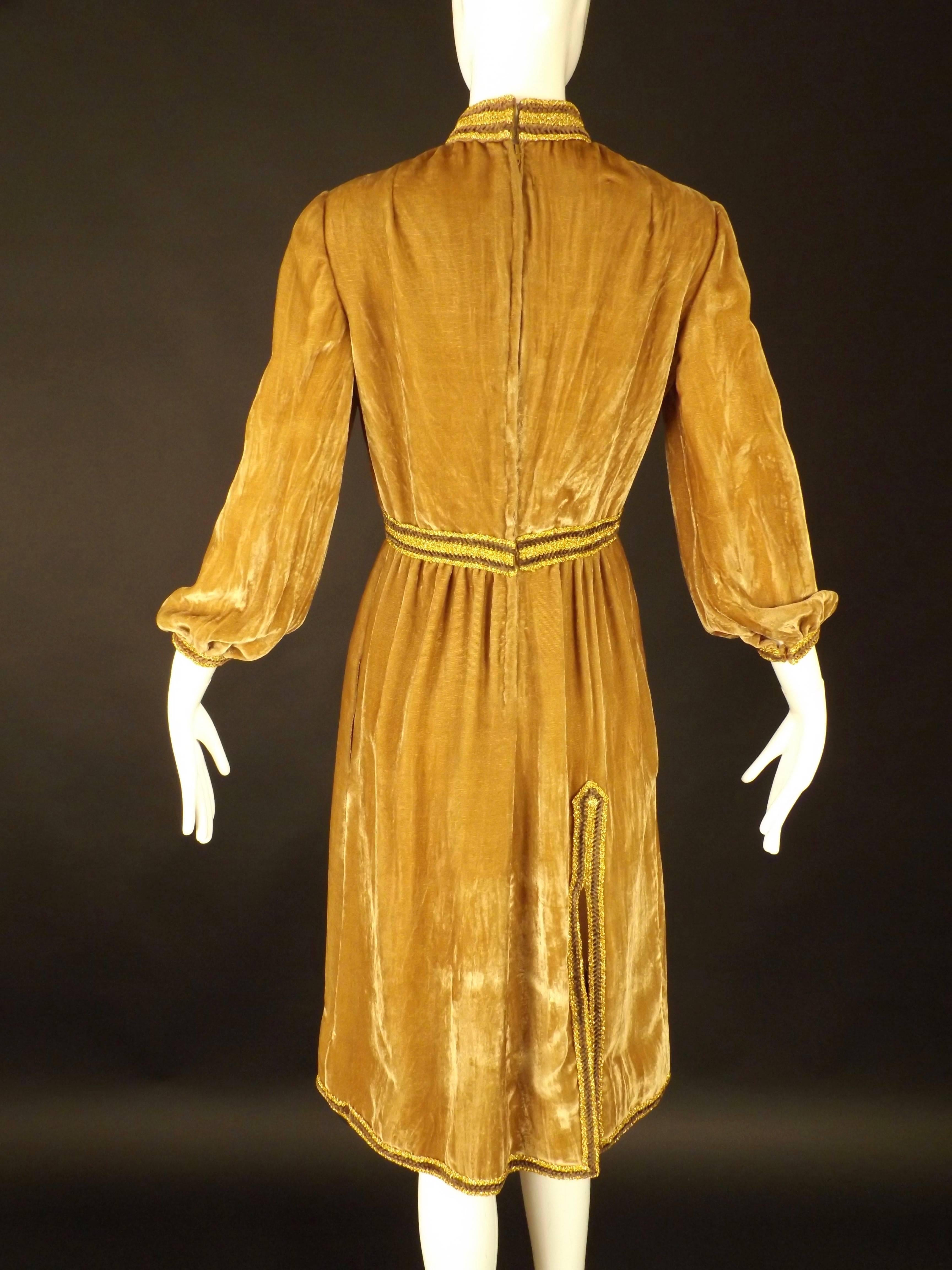 Women's 1970s Camel Velvet Oscar de la Renta Dinner Dress For Sale
