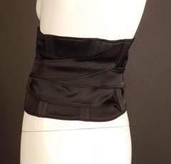 2003 Cintre en satin noir Gucci