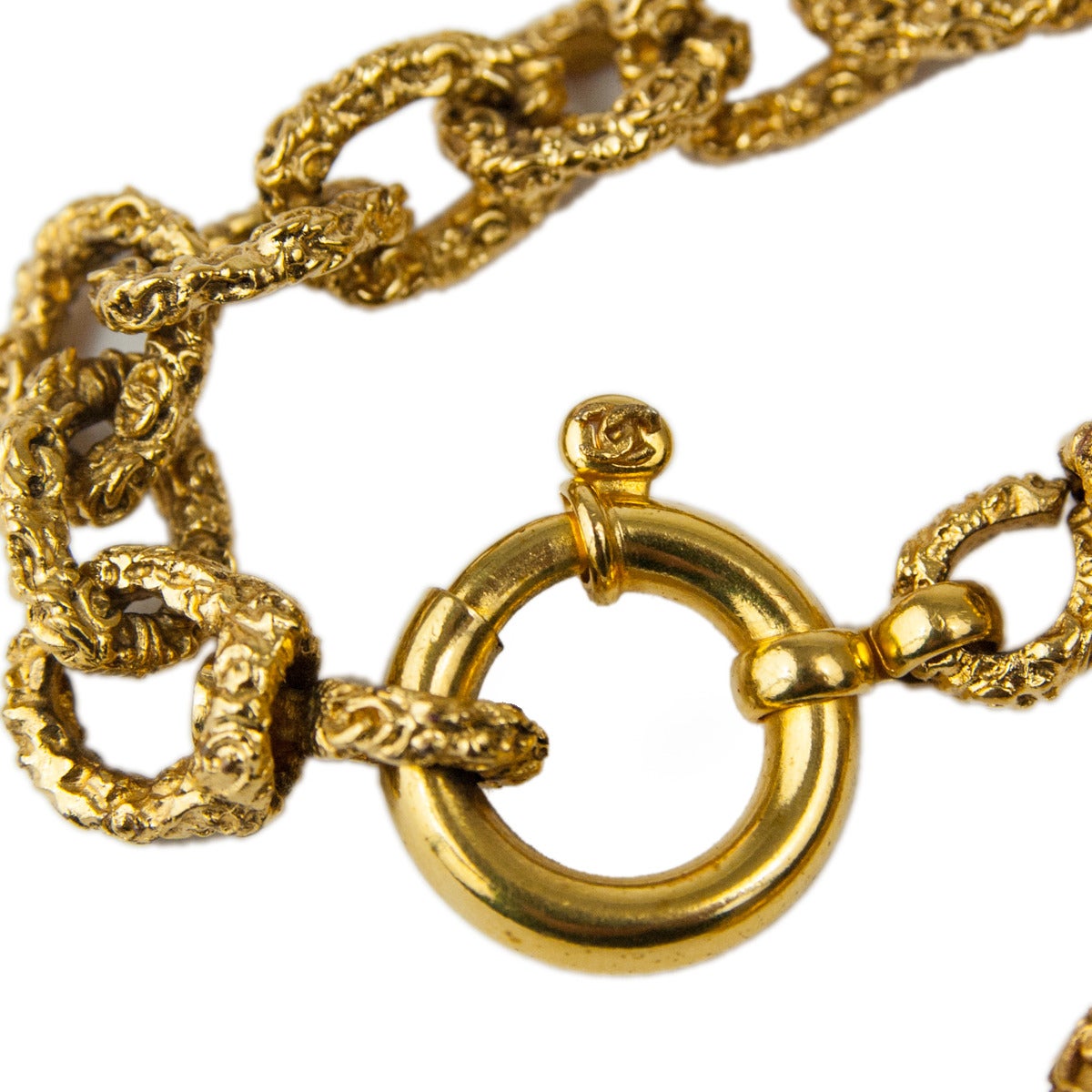 1960s Chanel Golden Chain Medallion Bracelet In Excellent Condition In Gazzaniga (BG), IT