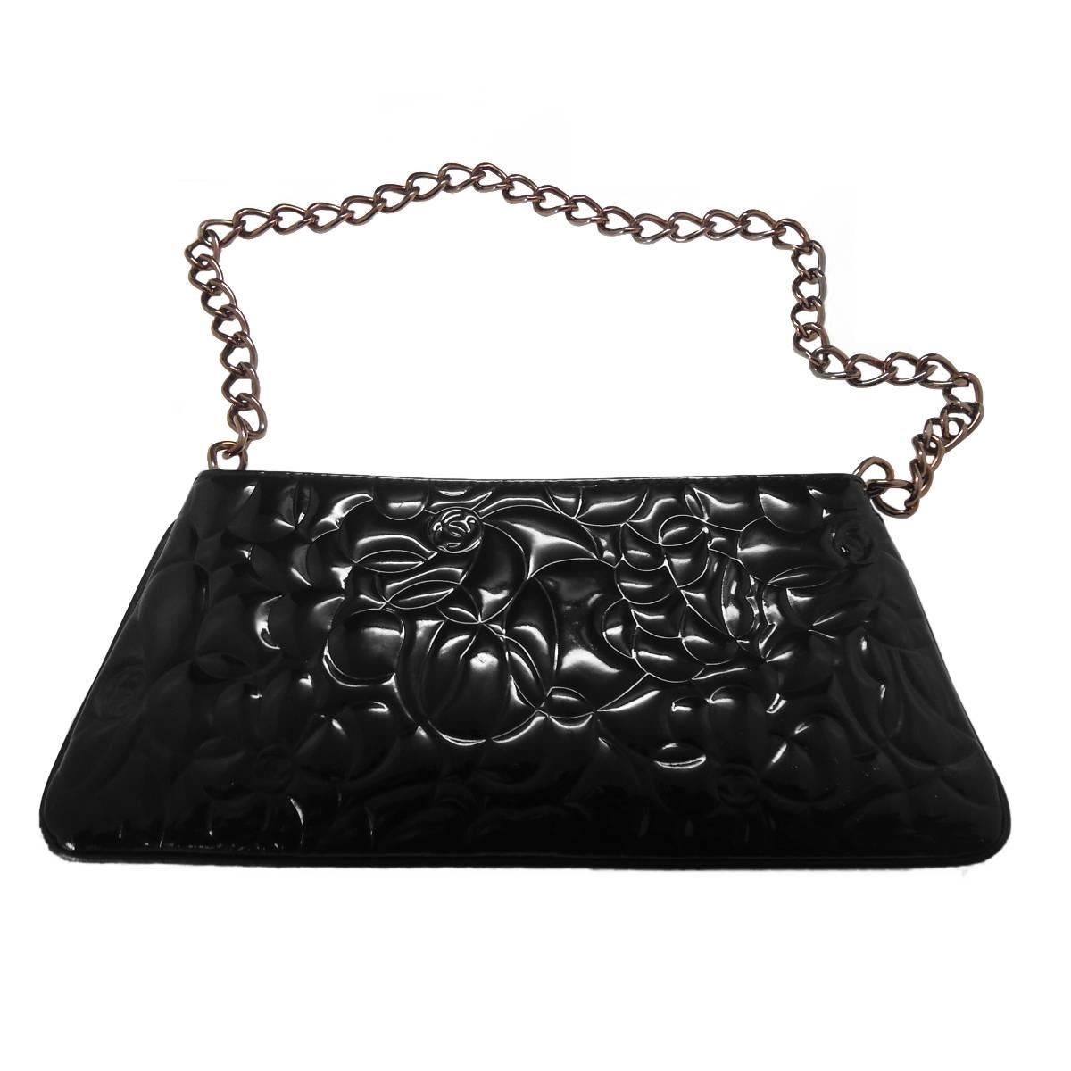 chanel camellia pochette