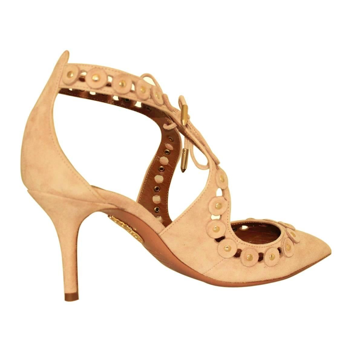 Wonderful and top quality Aquazzura pumps
Buckskin
Rose antique color
Golden inserts
With lace
Heel height cm 8 (3.15 inches)
Original price € 660
Made in Florence, Italy
Worldwide express shipping included in the price !