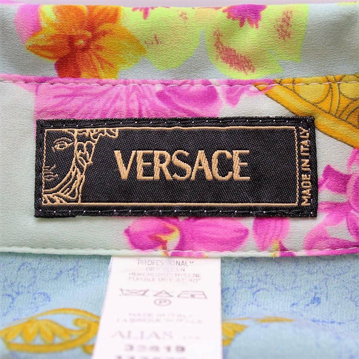 Versace Fancy Silk Shirt In Excellent Condition In Gazzaniga (BG), IT