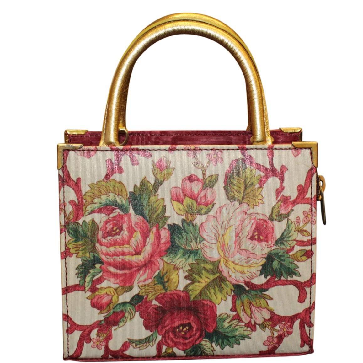 Masterpiece by Carlo Zini MIlano
One of the world's greatest bijoux designers
Floral printed textile
Wonderful golden metal, crystals and swarovsky applications
Resins flowers
Golden leather handles
Internal zip pocket
Can be carried