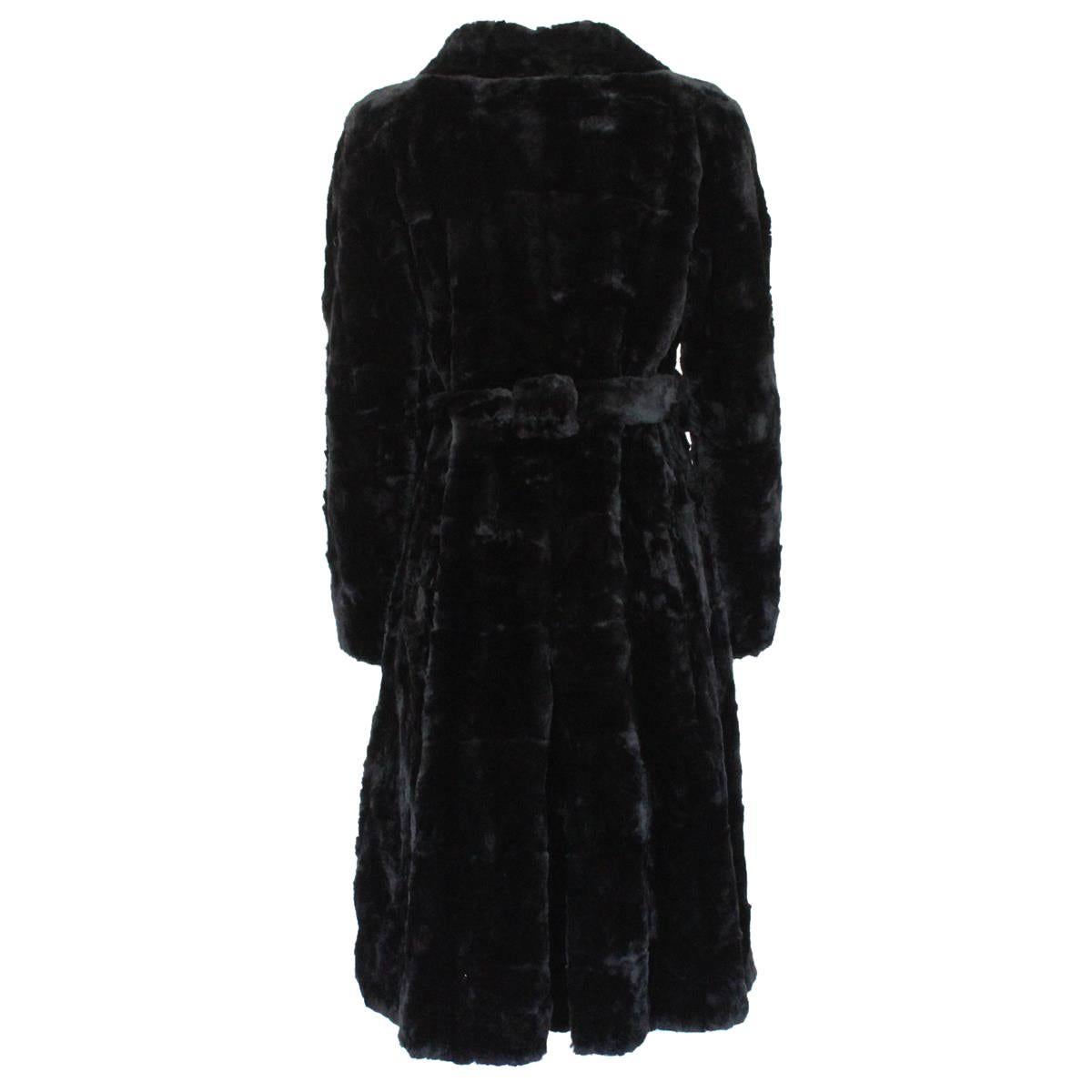 Beautiful Marni fur coat !
Long coat
Lapin fur
Black color
Button closure
2 Pockets
With belt
Total length cm 100 (39.3 inches)
Made in Italy
Worldwide express shipping included in the price !