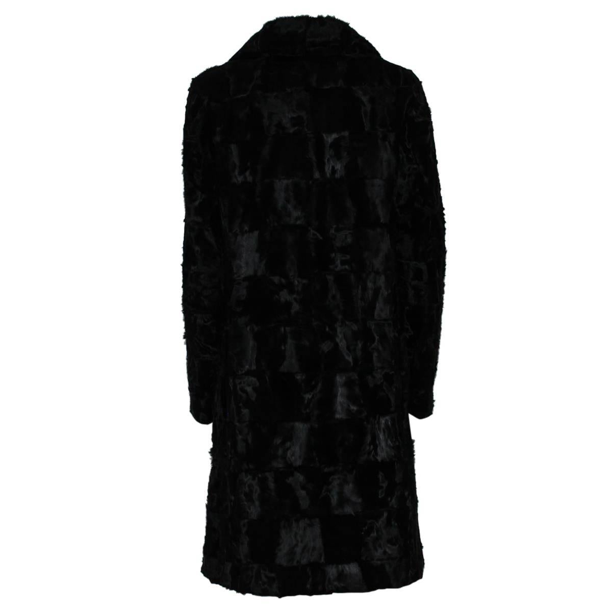 Amazing fur coat by Simonetta Ravizza
Astrakhan lamb fur
Black color
2 Buttons
2 Pockets
Total length from shoulder cm 94 (37 inches)
Made in Italy
Worldwide express shipping included in the price !