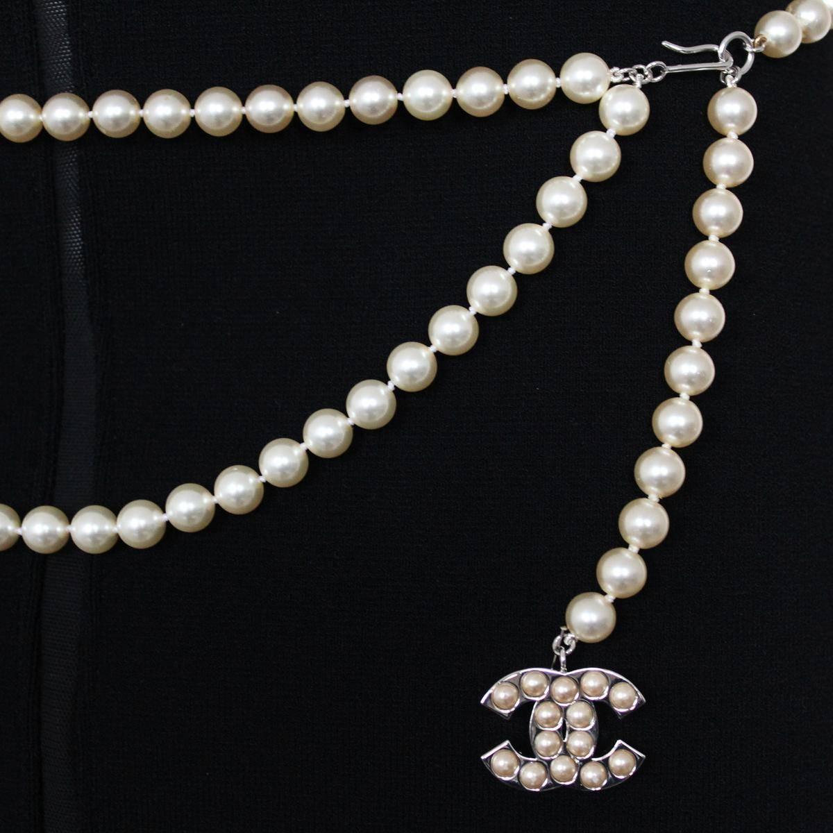 Amazing Chanel belt
Very rare piece
Faux pearls
Natural color
Steel and pearls double 