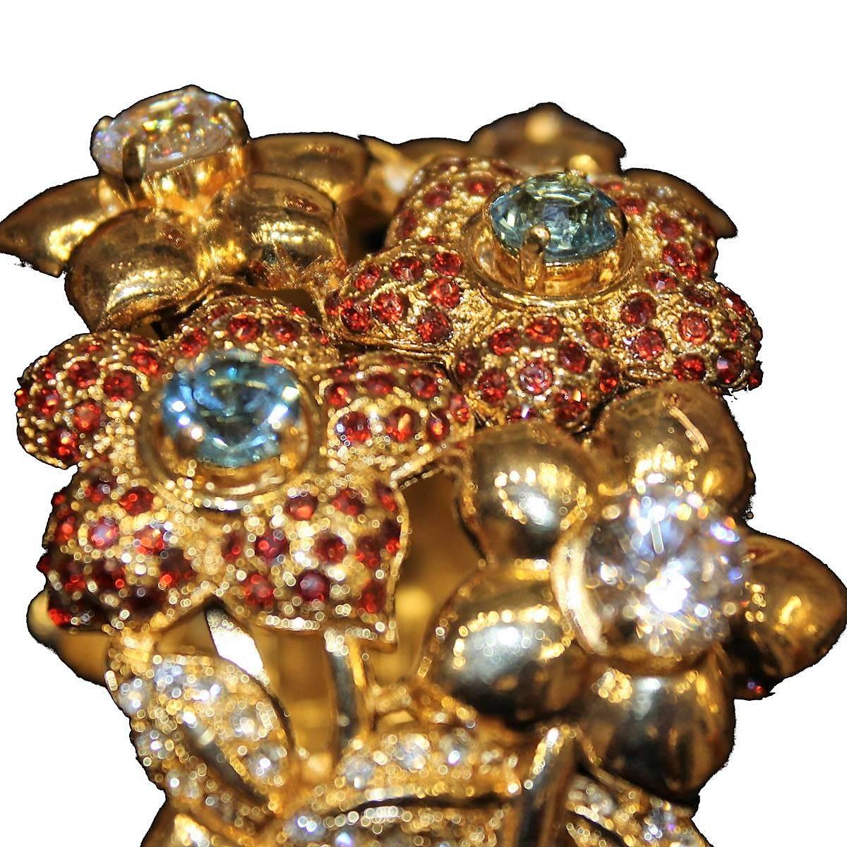 Carlo Zini Golden Floral Bracelet In New Condition For Sale In Gazzaniga (BG), IT