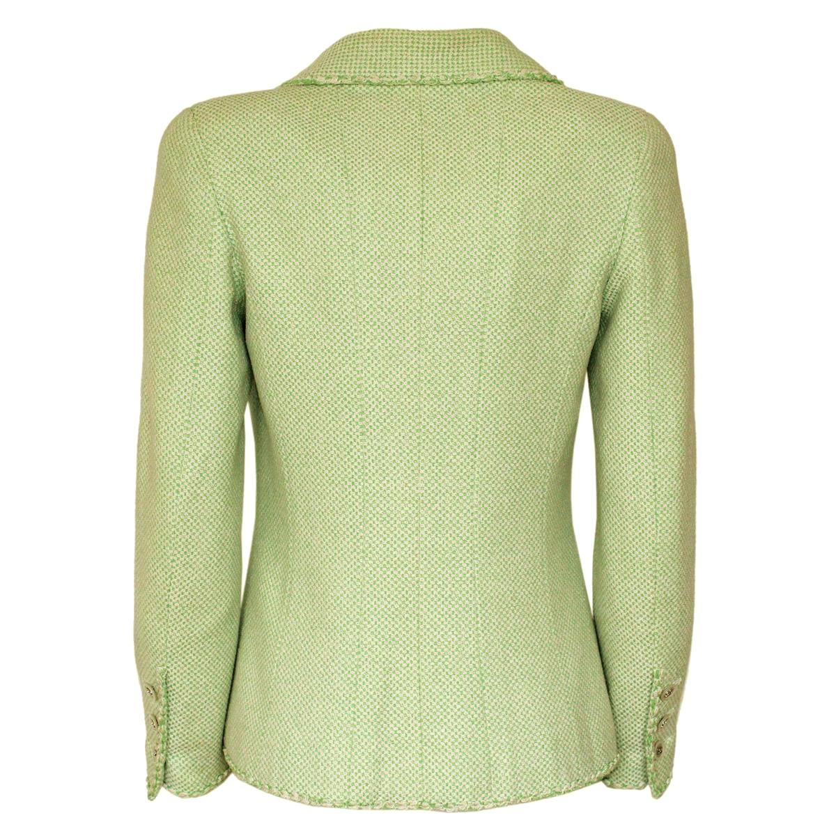 Beautiful Chanel Jacket
Wool (40%) and nylon 
Green pattern
Two pockets
Three buttons
Length from shoulder cm 58 (22.8 inches)
Size 38 french, 42 italian
Made in France
Worldwide express shipping included in the price !