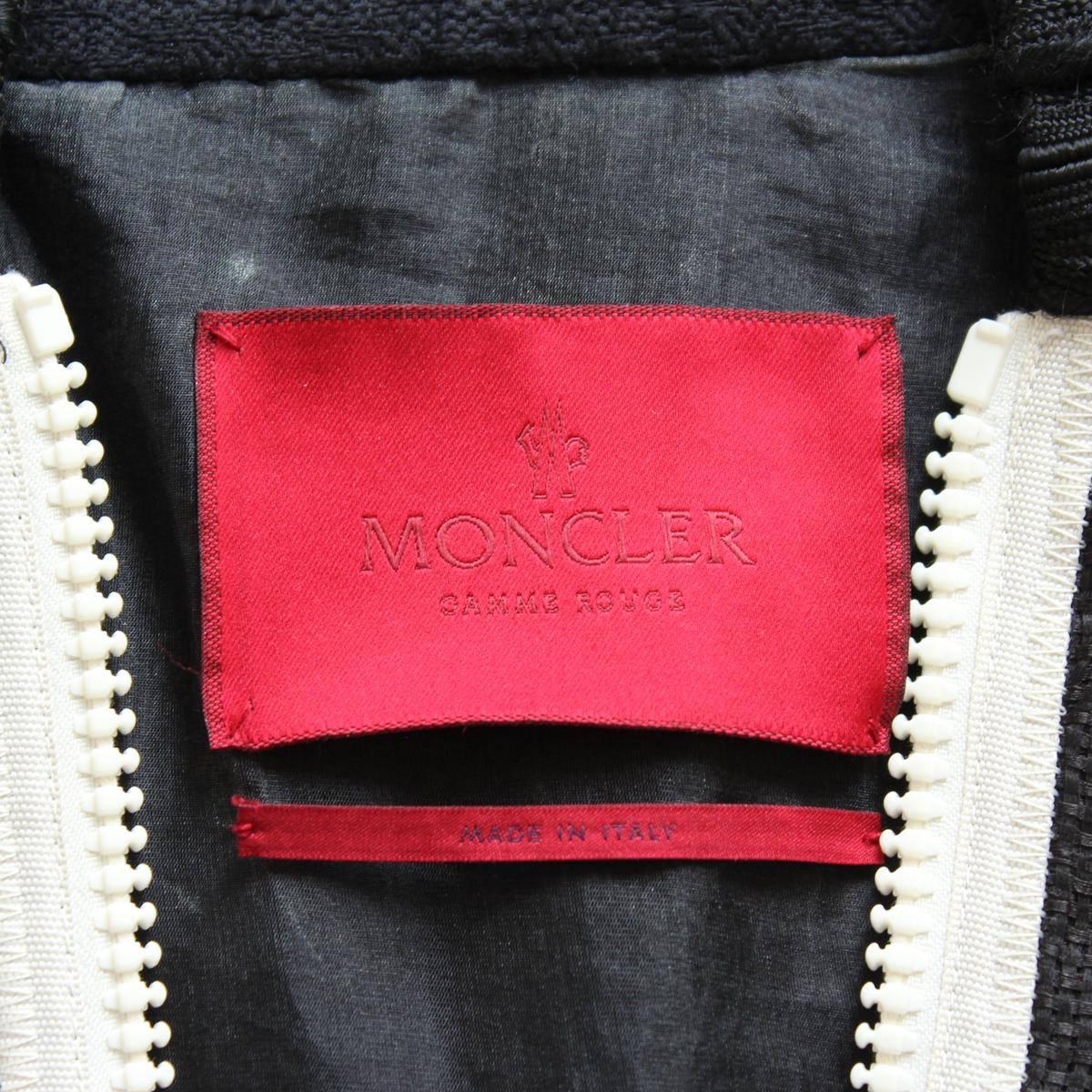 Moncler Embroidered Overcoat 42 - 2 In Excellent Condition In Gazzaniga (BG), IT