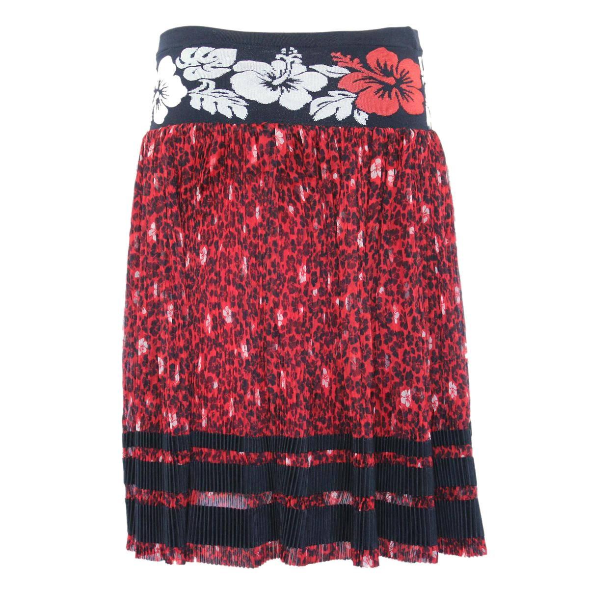 Beautiful Gaultier skirt
Silk (90%) and viscose
Floral theme
Red and black print
Plissé
Total length cm 58 (22.8 inches)
Worldwide express shipping included in the price !