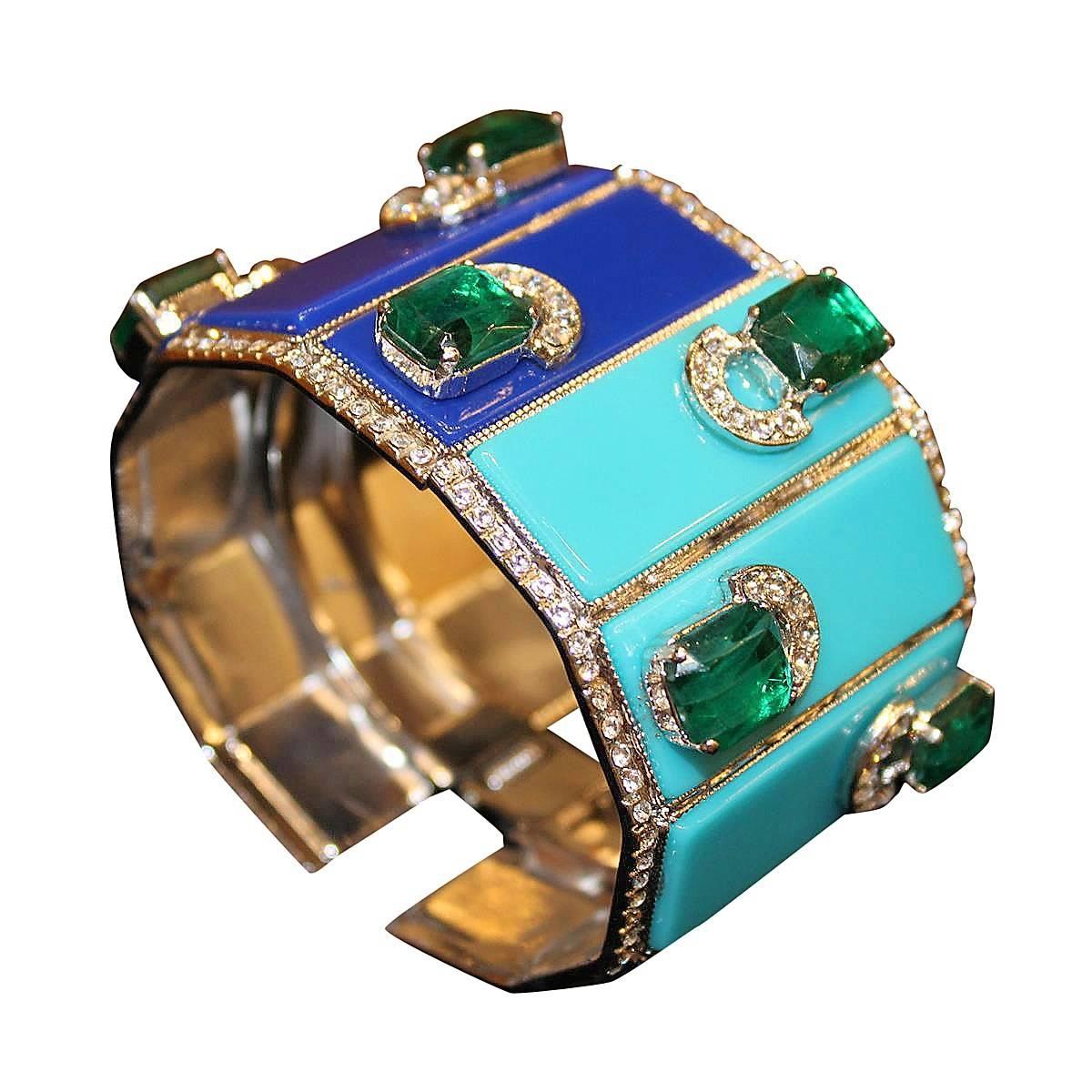 Wonderful bracelet by Carlo Zini MIlano
One of the world's greatest bijoux designers
Non allergenic rhodium
Amazing hand creation of crystals, rhinestones and blue and turquoise resins
Total width cm 4,5 (1.77 inches)
Wrist cm 17 (6.69 inches)
100%