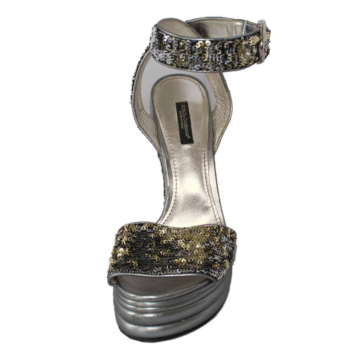 Dolce & Gabbana  Silver Sequins Sandal 39 In Excellent Condition In Gazzaniga (BG), IT