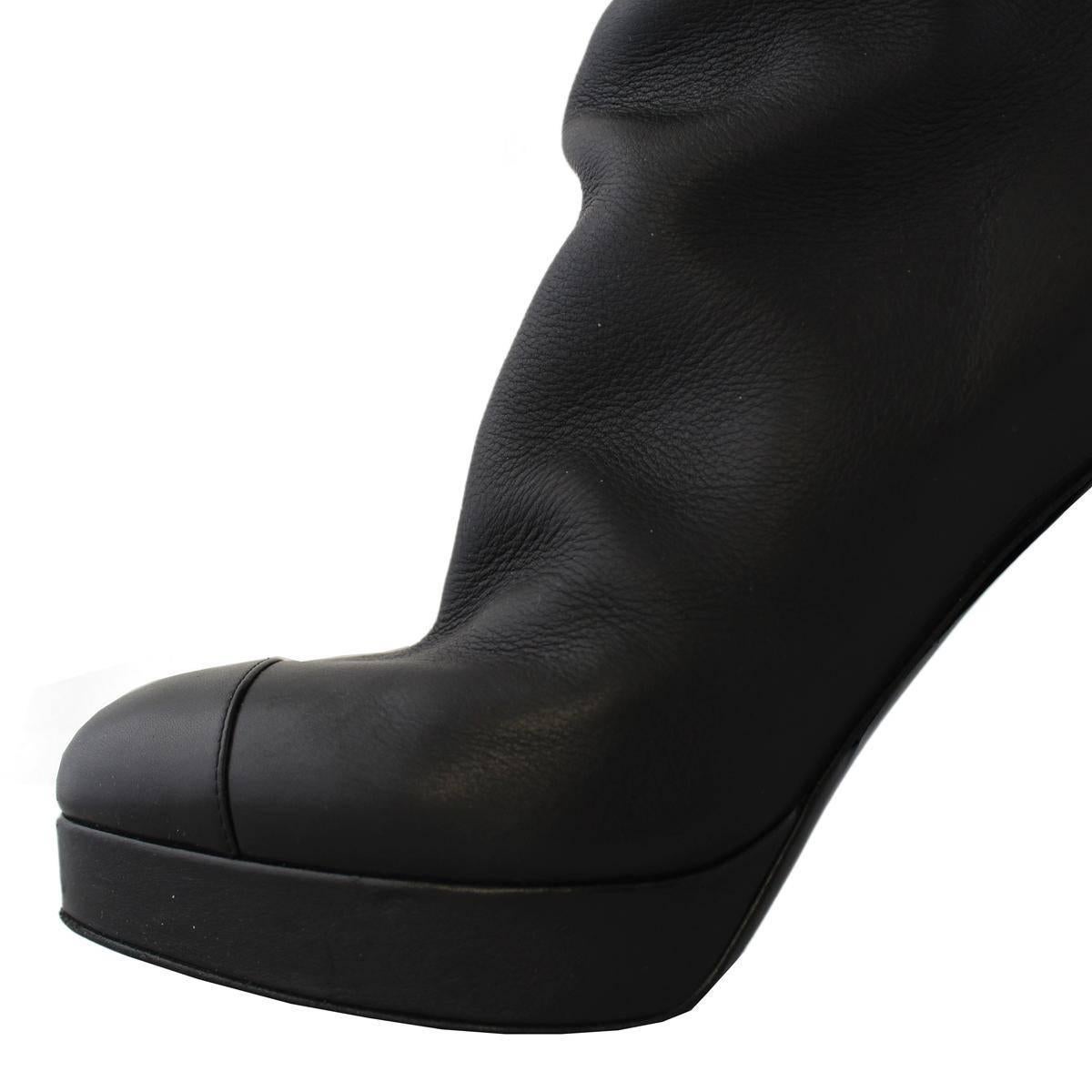 Women's Chanel Black Leathe Boots 39