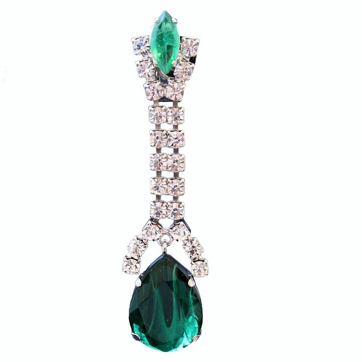 Stunning and marvelous Carlo Zini bijoux earrings
Non allergenic rhodium
Wonderful construction of class A swarovsky crystals
Emerald like elements
Total length cm 8 (3.14 inches)
Clip on closure, pierced on request
100% Artisanal work
Worldwide