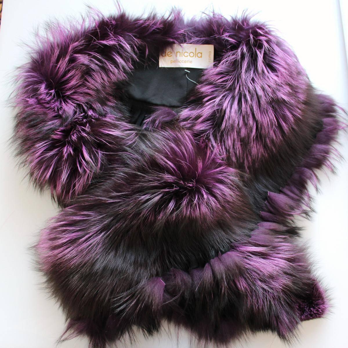 Magnificent fur collar by De Nicola Pelliccerie Roma
Fox fur
Purple color with shades
With pigtails
Total length cm 165 (64.9 inches)
Worldwide express shipping included in the price !