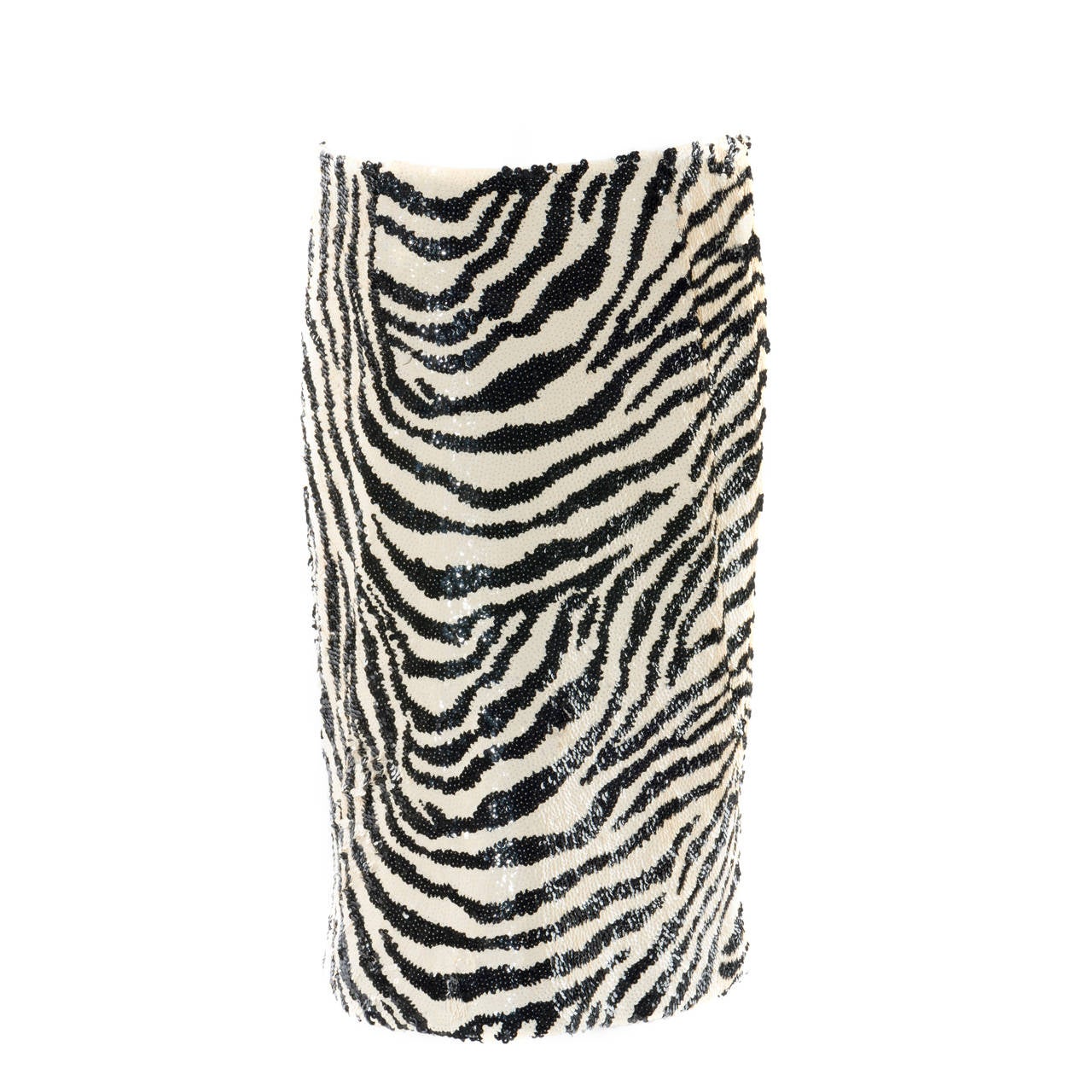 Amazing skirt by Valentino Roma
Beautiful black and beige mixture of sequins
Zebra effect
Shell Nylon
Lining Polyester
Italian size 46 / US 10-12
Made in Italy
Worldwide express shipping included in the price !