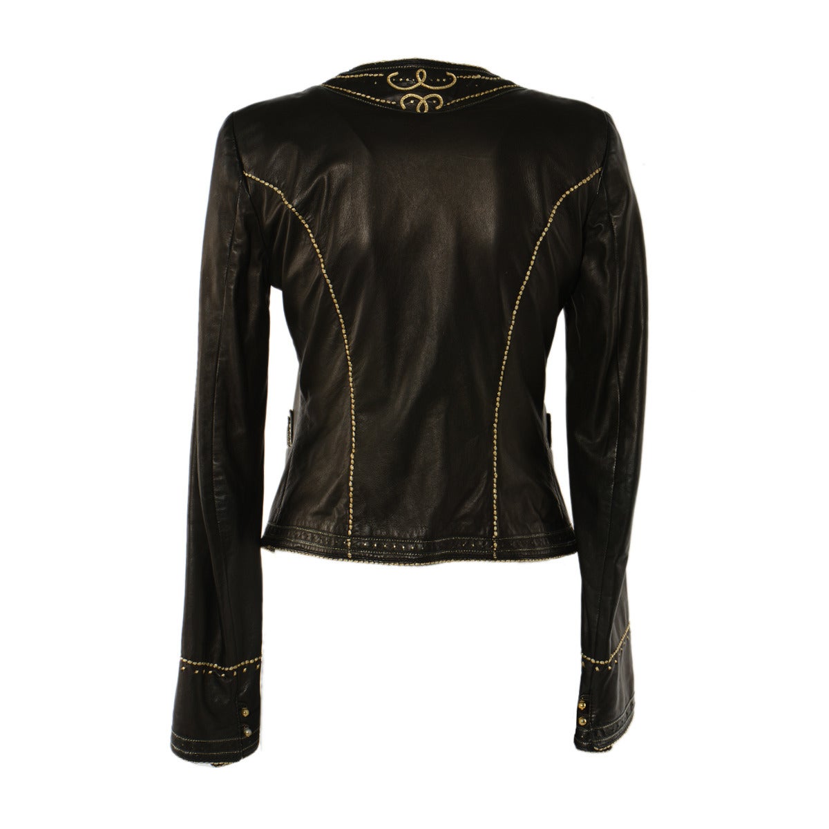 Fantastic jacket by Roberto Cavalli
Supersoft black leather
Amazing work of golden trim embroidery that makes an artistic design
Embroidery in front, back, sleeves, pockets and profile
2 Pockets
Green 100% silk lining
Size italian 40 (US