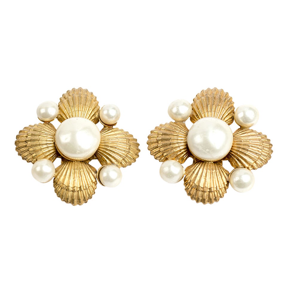 Chanel Golden Vintage Earrings