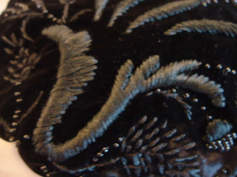 1930s Comolli Italy Handmade Embroidered Velvet Clutch In Excellent Condition In Gazzaniga (BG), IT