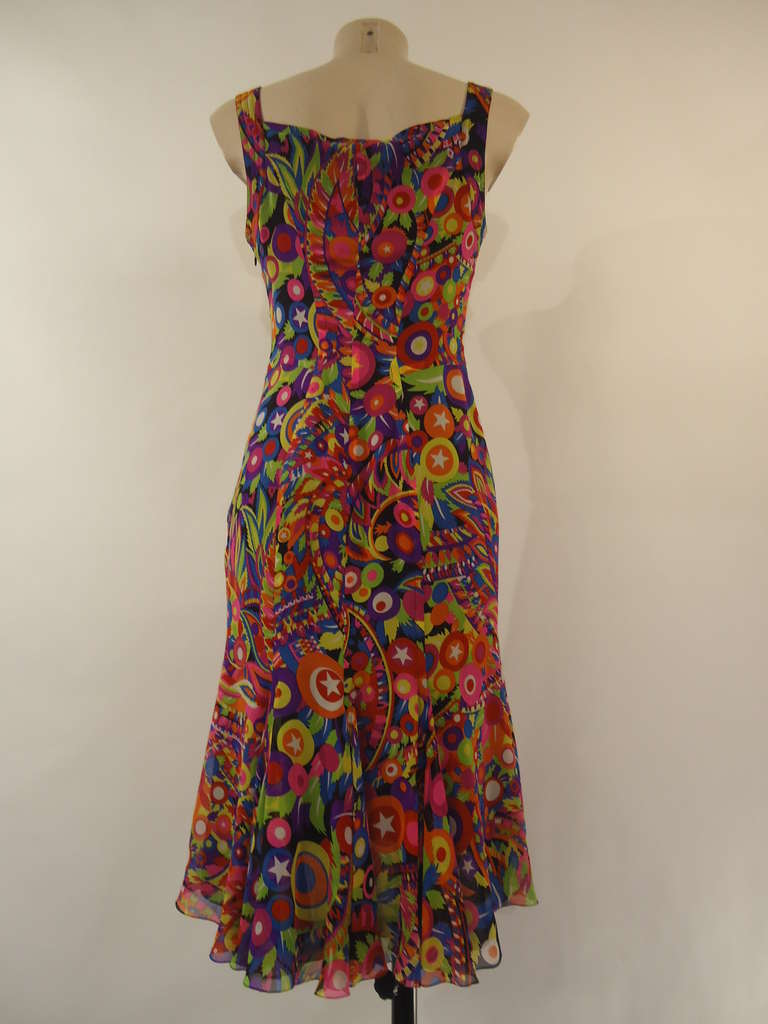 Wonderful explosion of colours for this Gianni Versace Couture dress
Vintage from the 90's

Multicolored fancy 

100% silk

Size 40 (italian)
Made in Italy
Perfect conditions

Fast international shipping included in the price