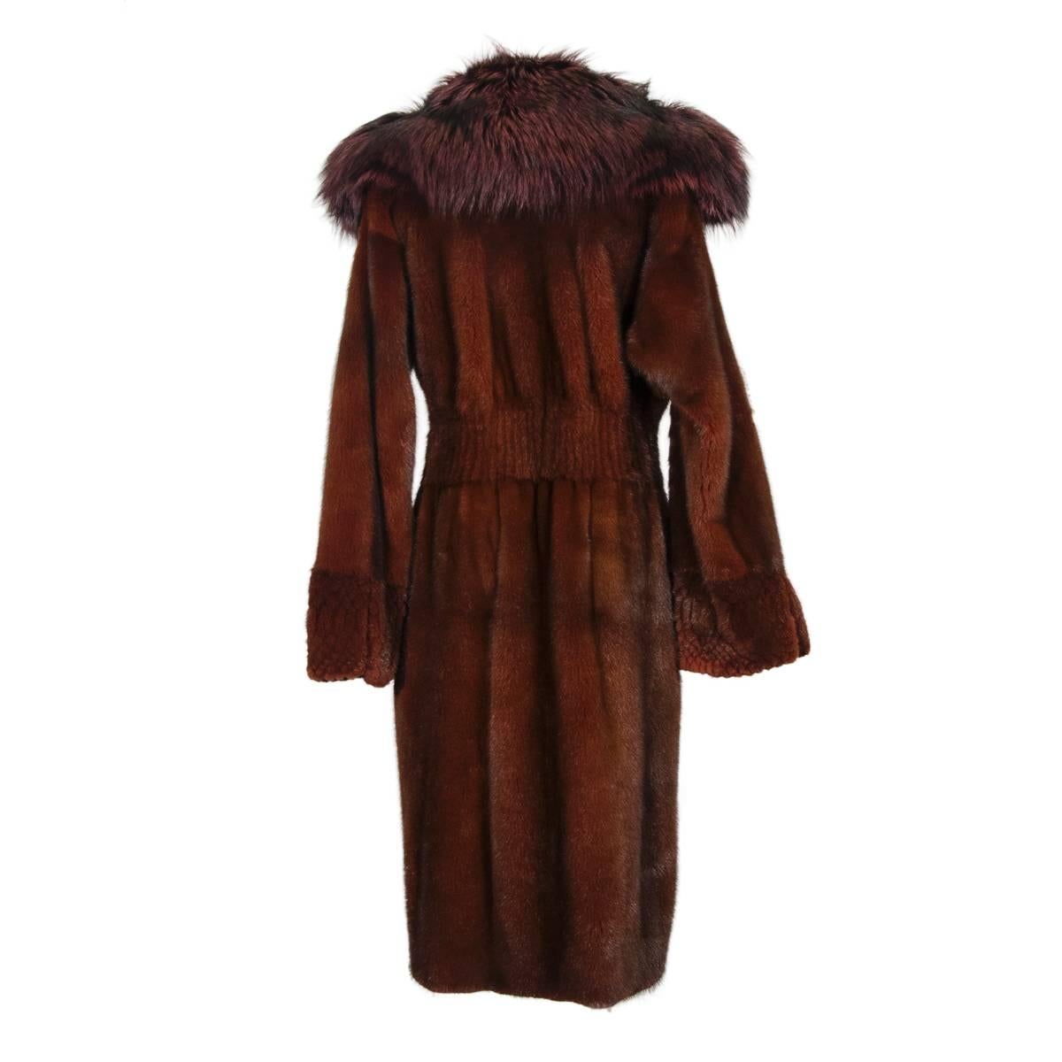 Fantastic and prestigious fur coat by Yves Saint Laurent Rive Gauche Paris
Real mink fur
The mink is plain overall and perfectly worked on wrists, profiles and belt level
Rust color with shades
The coat presents also a wonderful fox fur