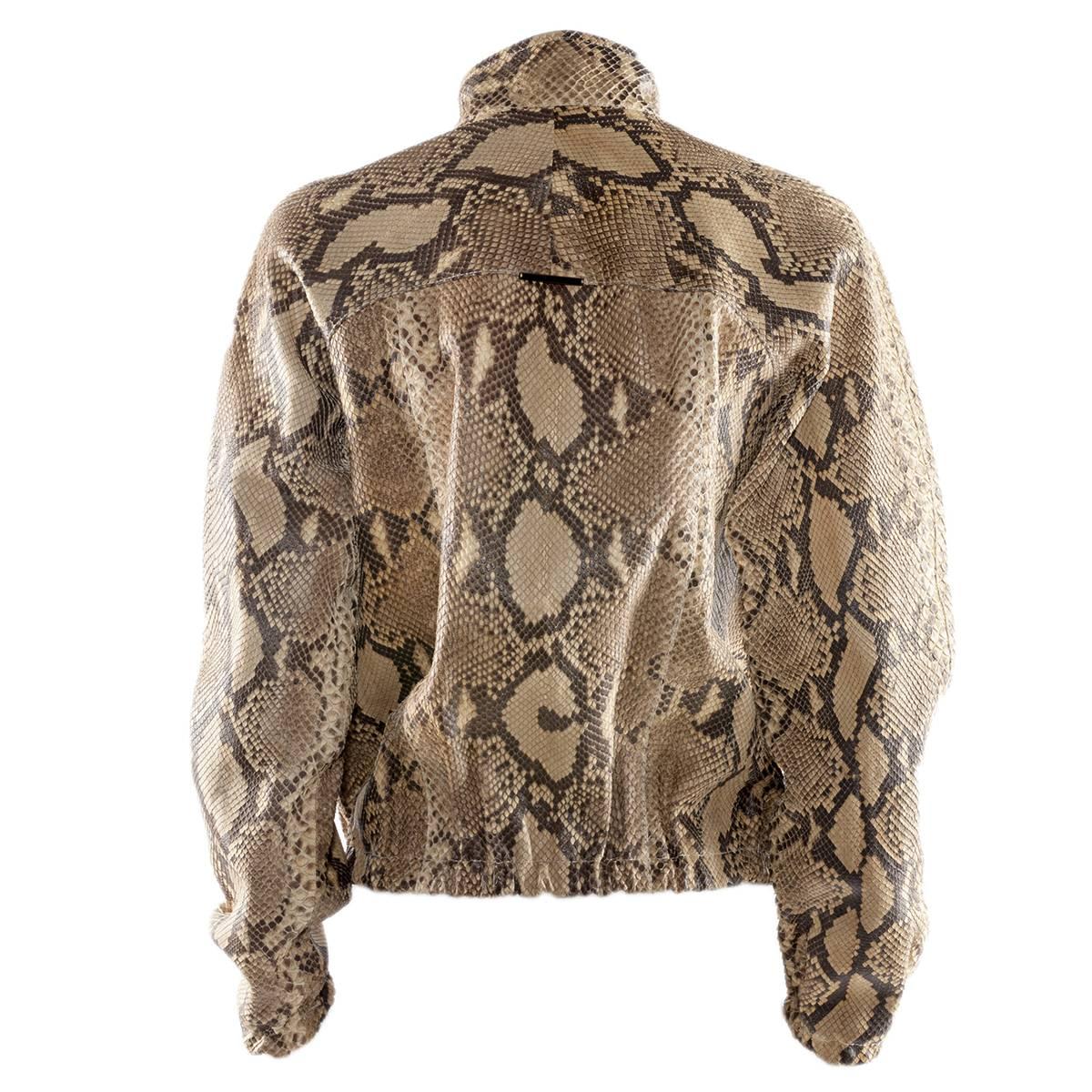 Fantastic Gucci jacket for the lovers of reptile clothing
100 % Real python leather
Camel color
Zip closure
Two external pockets, two internals
Size italian 42 (US 8)
Original price € 5000
Made in Italy
Worldwide express shipping included in