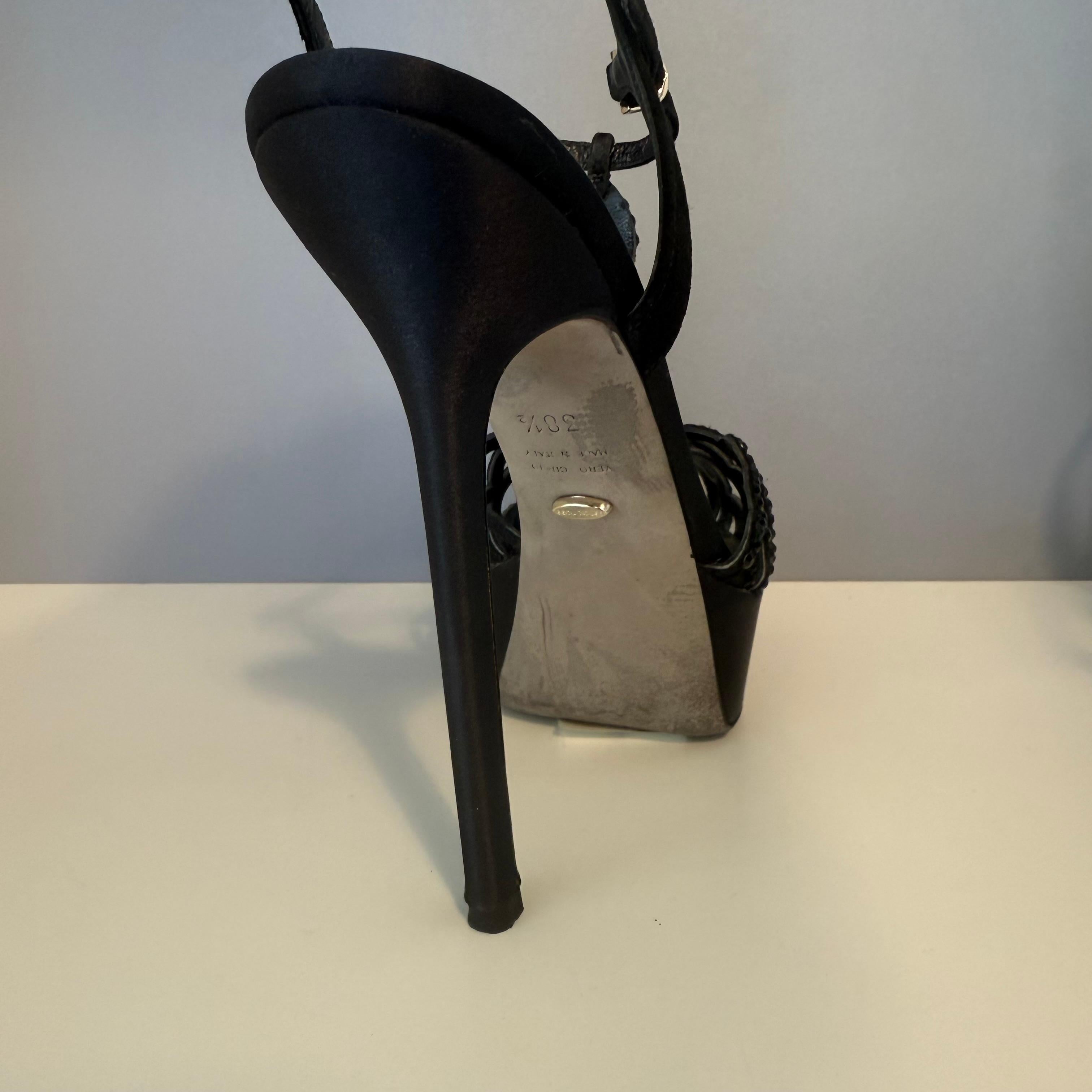 Sergio Rossi Raso Nero  & Sandali con strass IT 38.5 in vendita 2